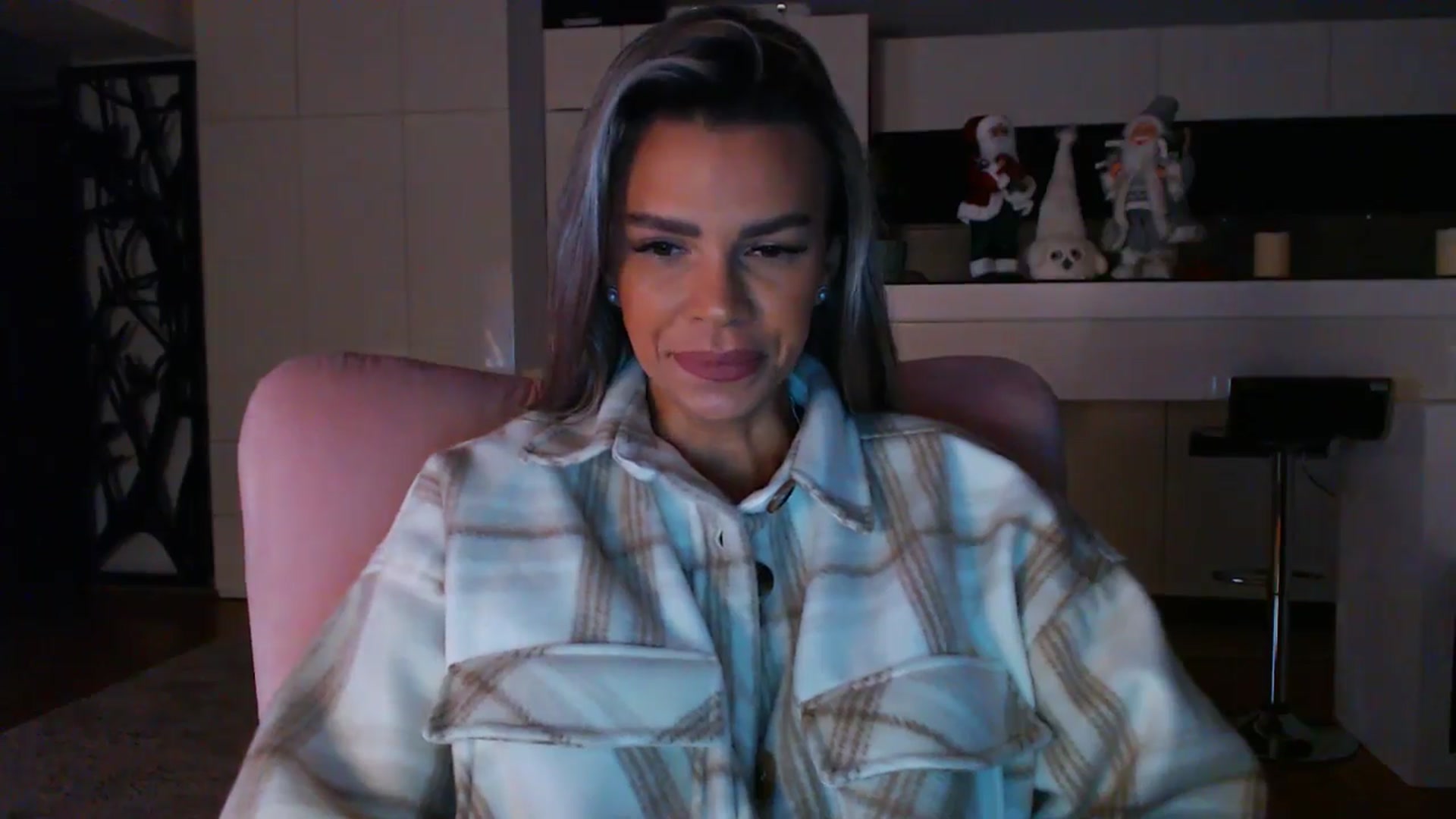 Gallery image thumbnail from D_y_y's myfreecams stream on, 12/12/2024, 05:47 image 13 of 20