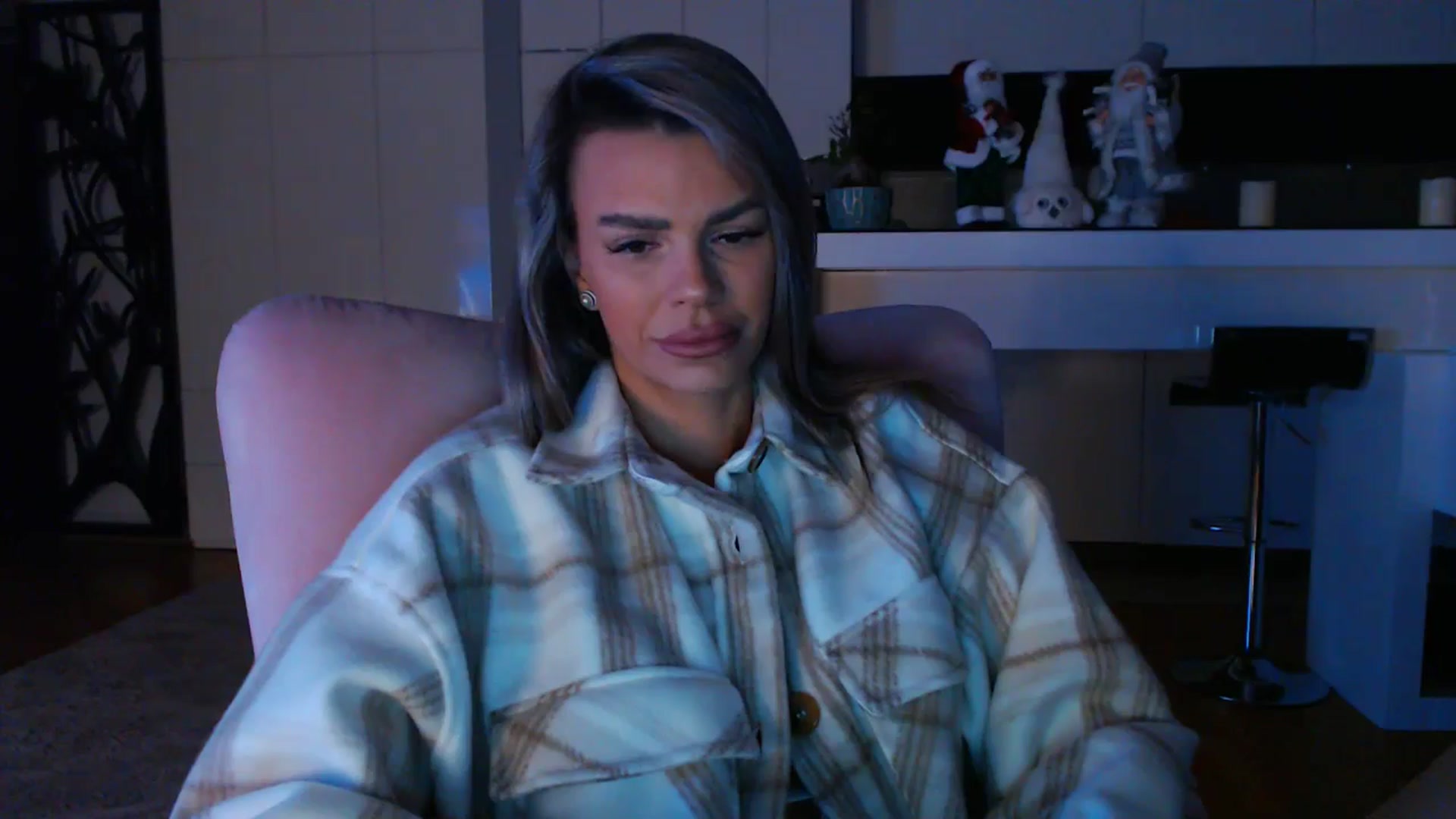 Gallery image thumbnail from D_y_y's myfreecams stream on, 12/12/2024, 05:47 image 3 of 20