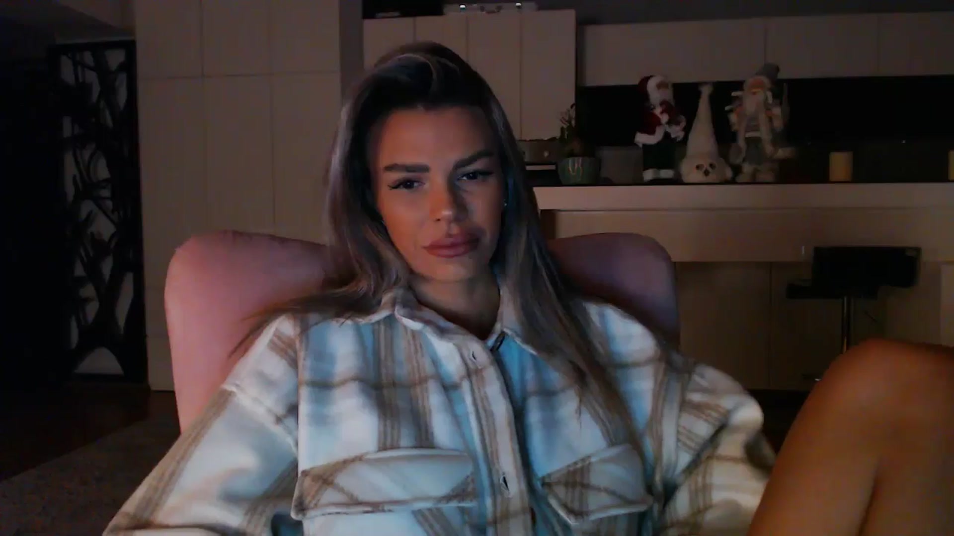 Gallery image thumbnail from D_y_y's myfreecams stream on, 12/12/2024, 05:47 image 5 of 20