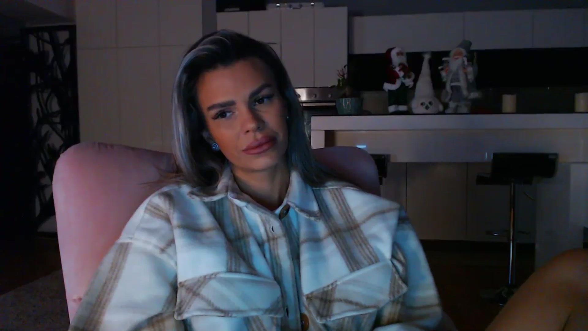 Gallery image thumbnail from D_y_y's myfreecams stream on, 12/12/2024, 05:47 image 17 of 20