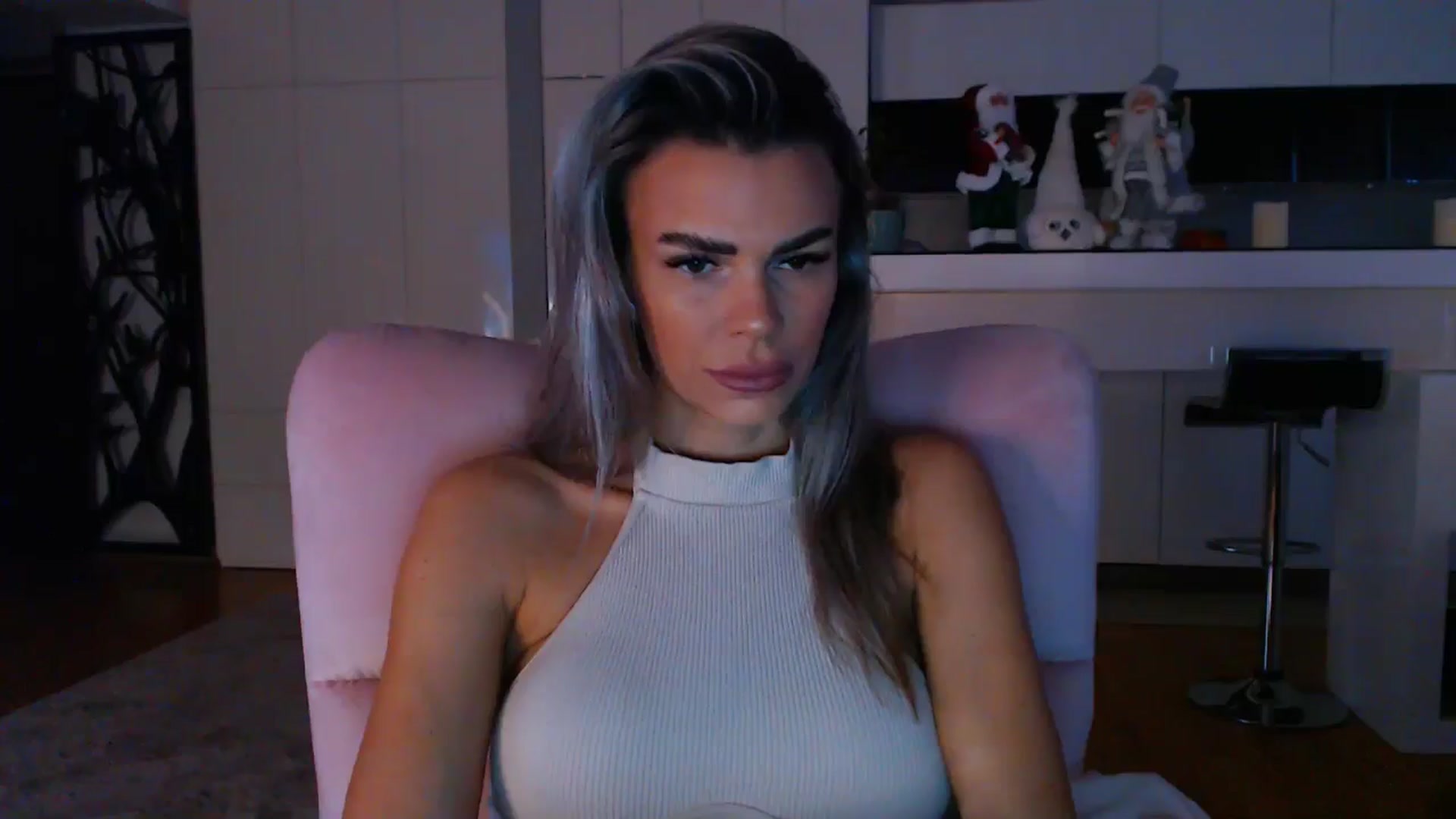 Gallery image thumbnail from D_y_y's myfreecams stream on, 12/13/2024, 05:58 image 19 of 20
