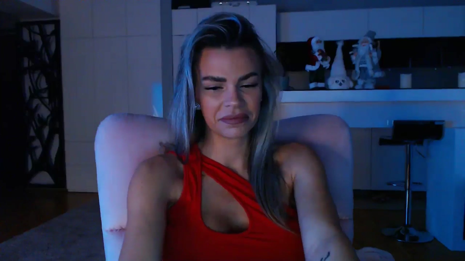 Gallery image thumbnail from D_y_y's myfreecams stream on, 12/15/2024, 06:06 image 11 of 20