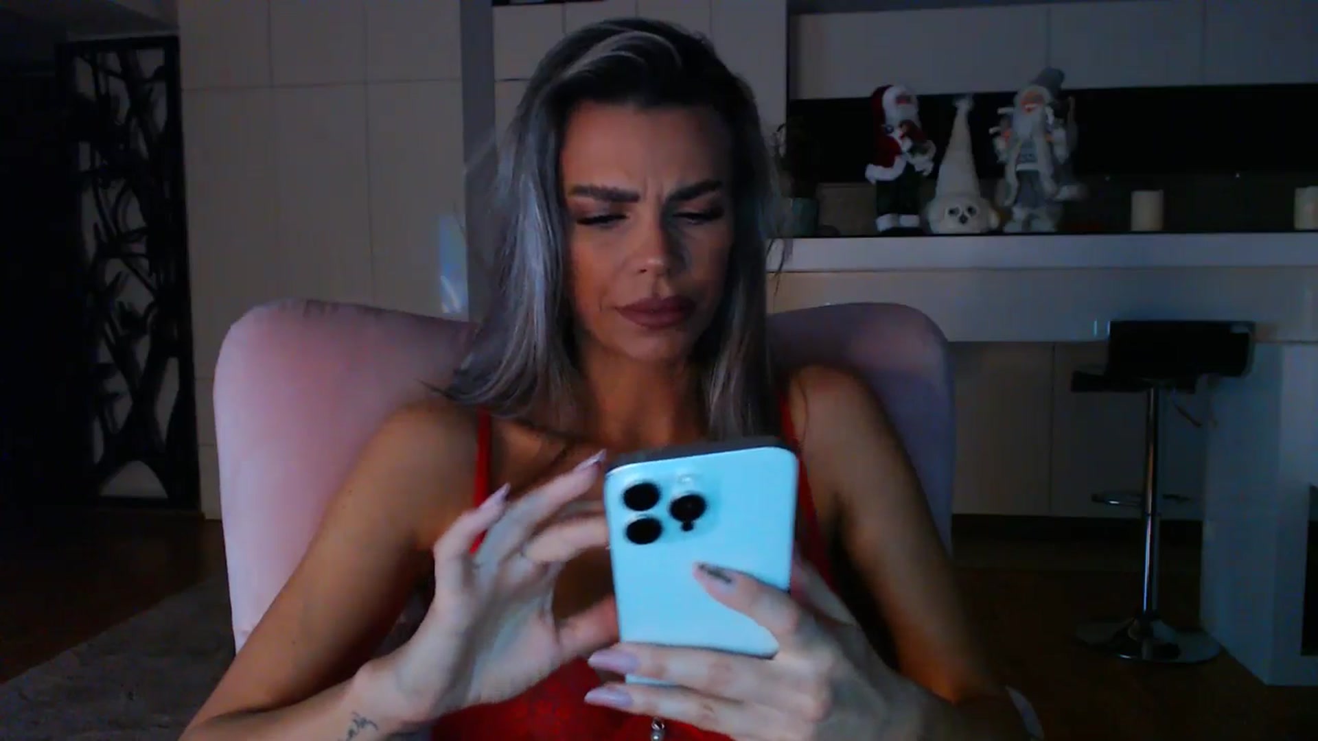 Gallery image thumbnail from D_y_y's myfreecams stream on, 12/16/2024, 06:07 image 12 of 20