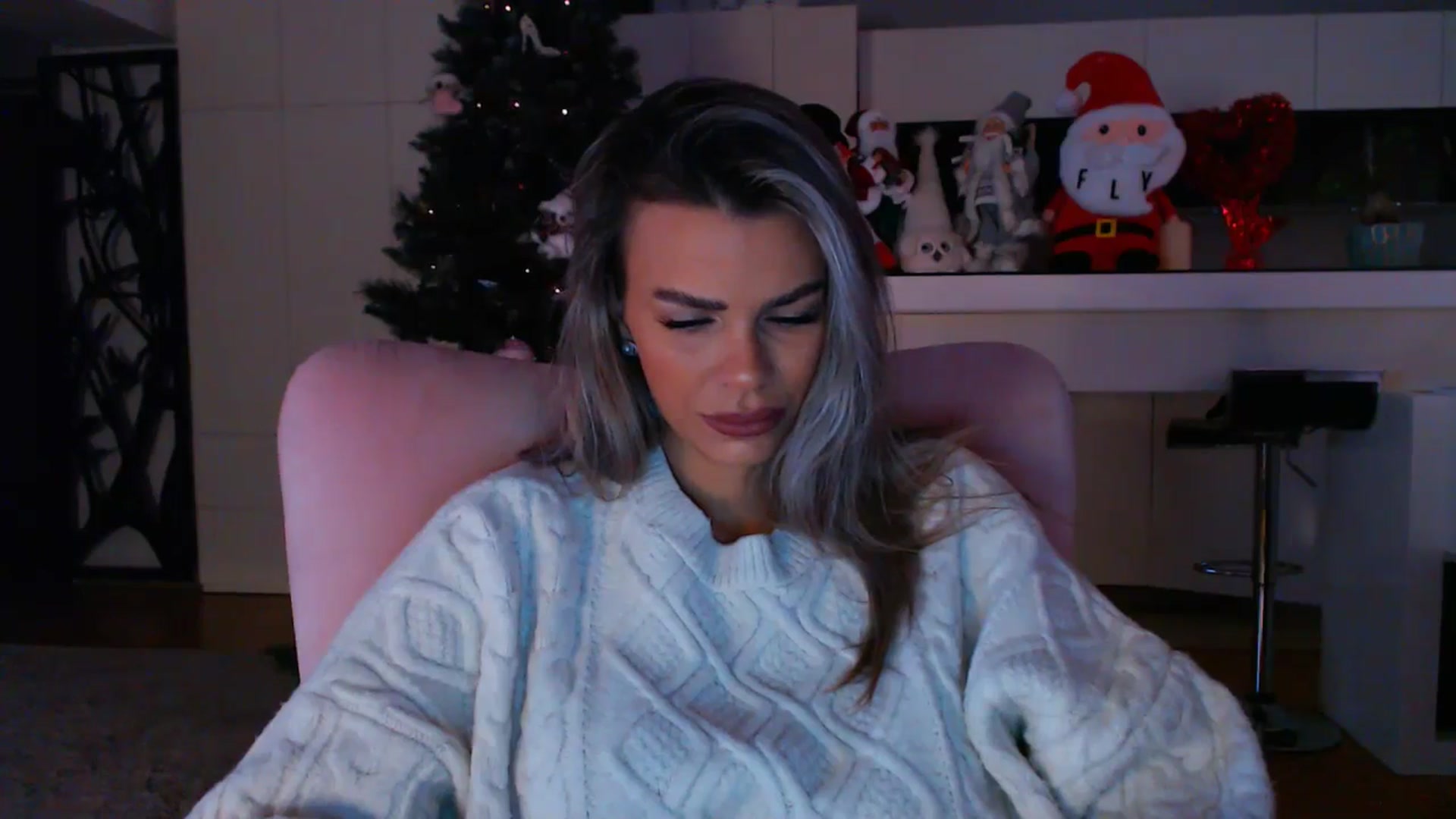 Gallery image thumbnail from D_y_y's myfreecams stream on, 12/17/2024, 05:58 image 20 of 20