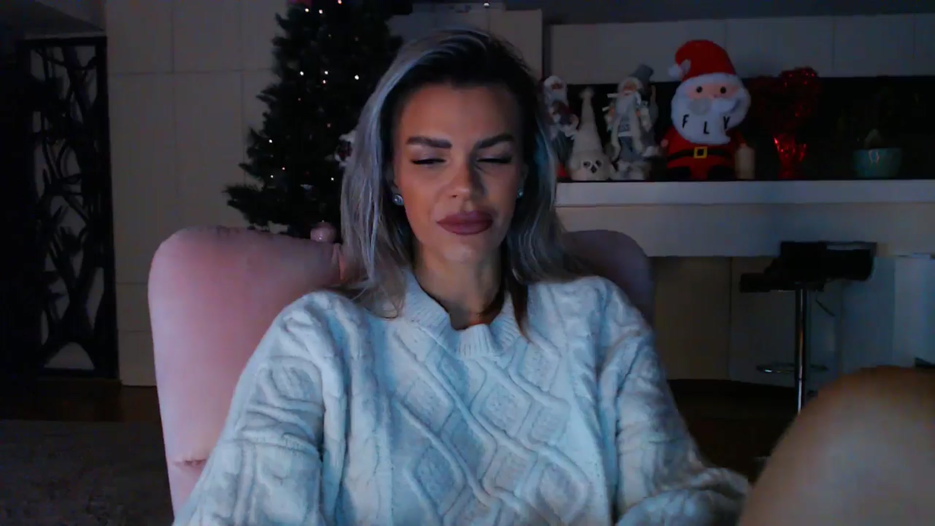 Gallery image thumbnail from D_y_y's myfreecams stream on, 12/17/2024, 05:58 image 13 of 20