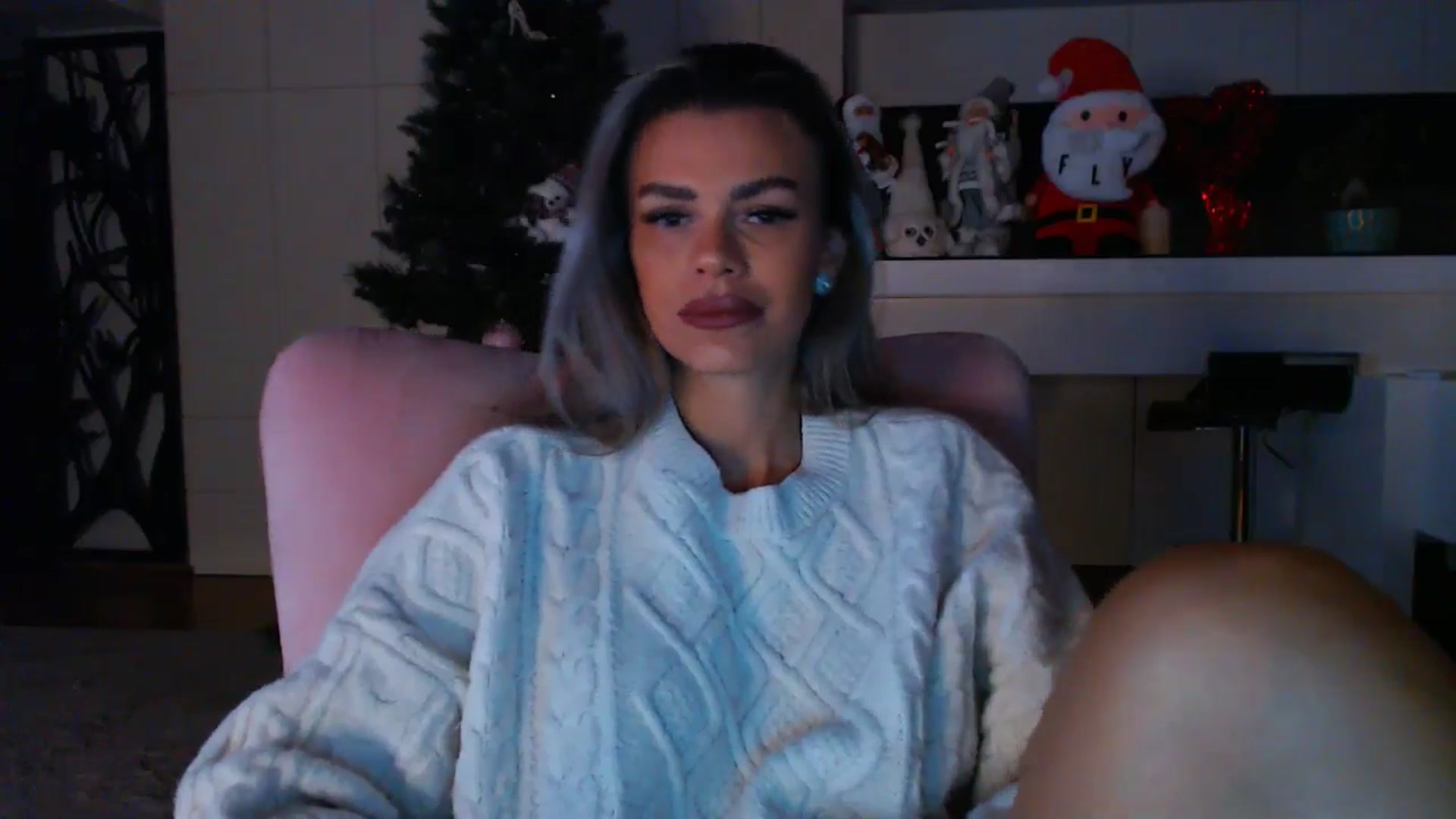 Gallery image thumbnail from D_y_y's myfreecams stream on, 12/17/2024, 05:58 image 15 of 20