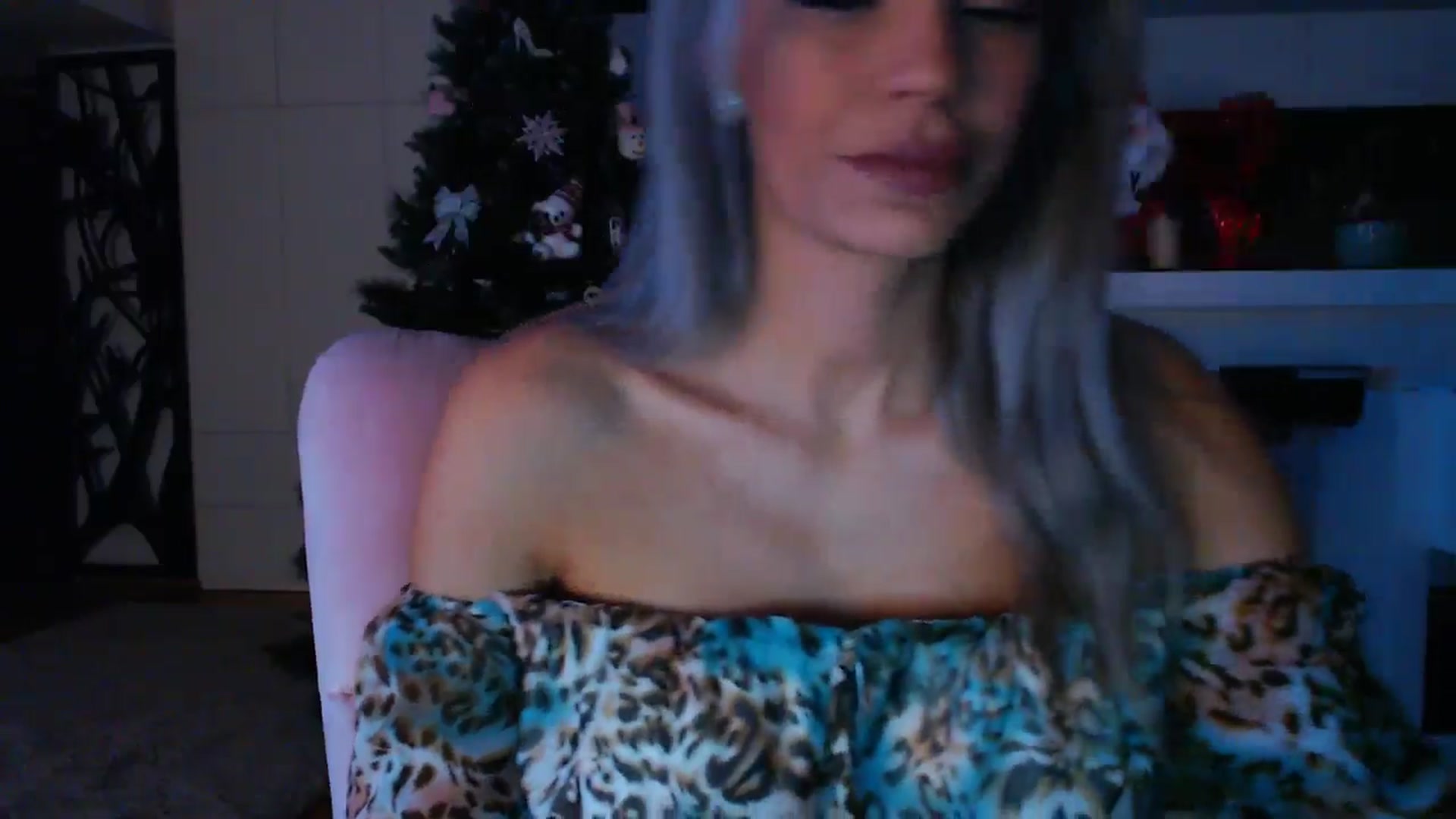 Gallery image thumbnail from D_y_y's myfreecams stream on, 12/21/2024, 06:09 image 7 of 20
