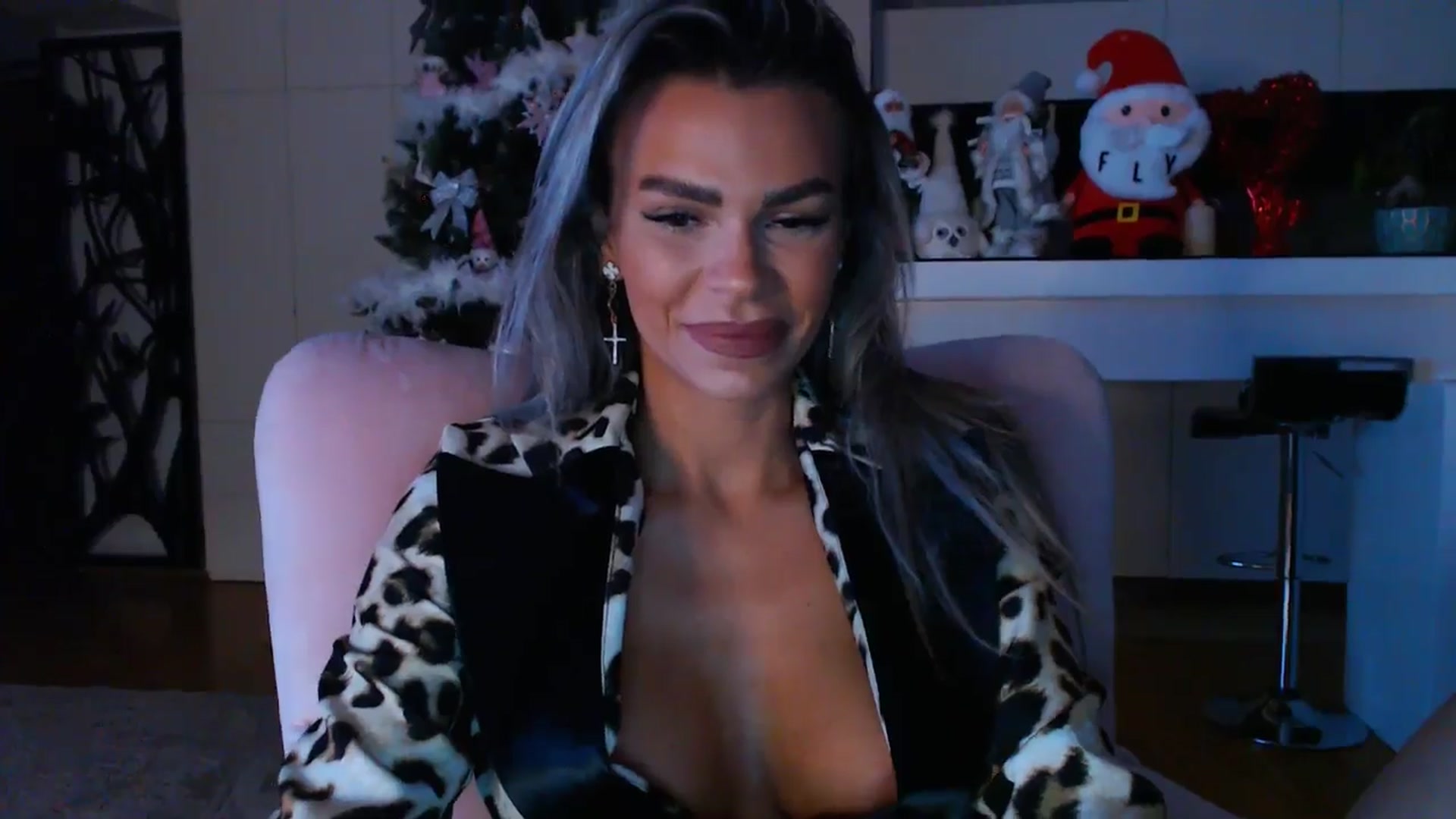 Gallery image thumbnail from D_y_y's myfreecams stream on, 12/22/2024, 06:10 image 13 of 20
