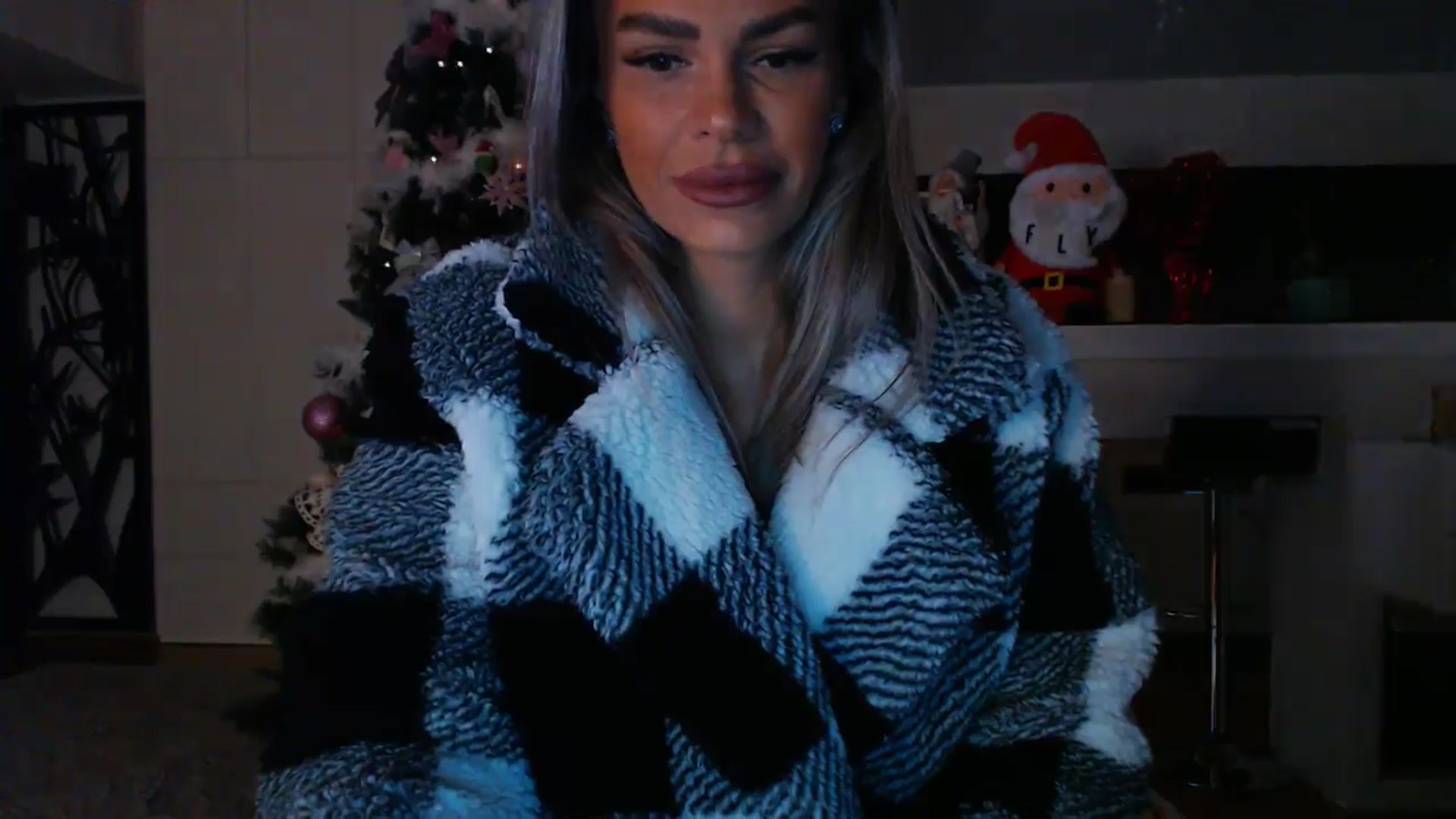 Gallery image thumbnail from D_y_y's myfreecams stream on, 12/25/2024, 06:20 image 9 of 20