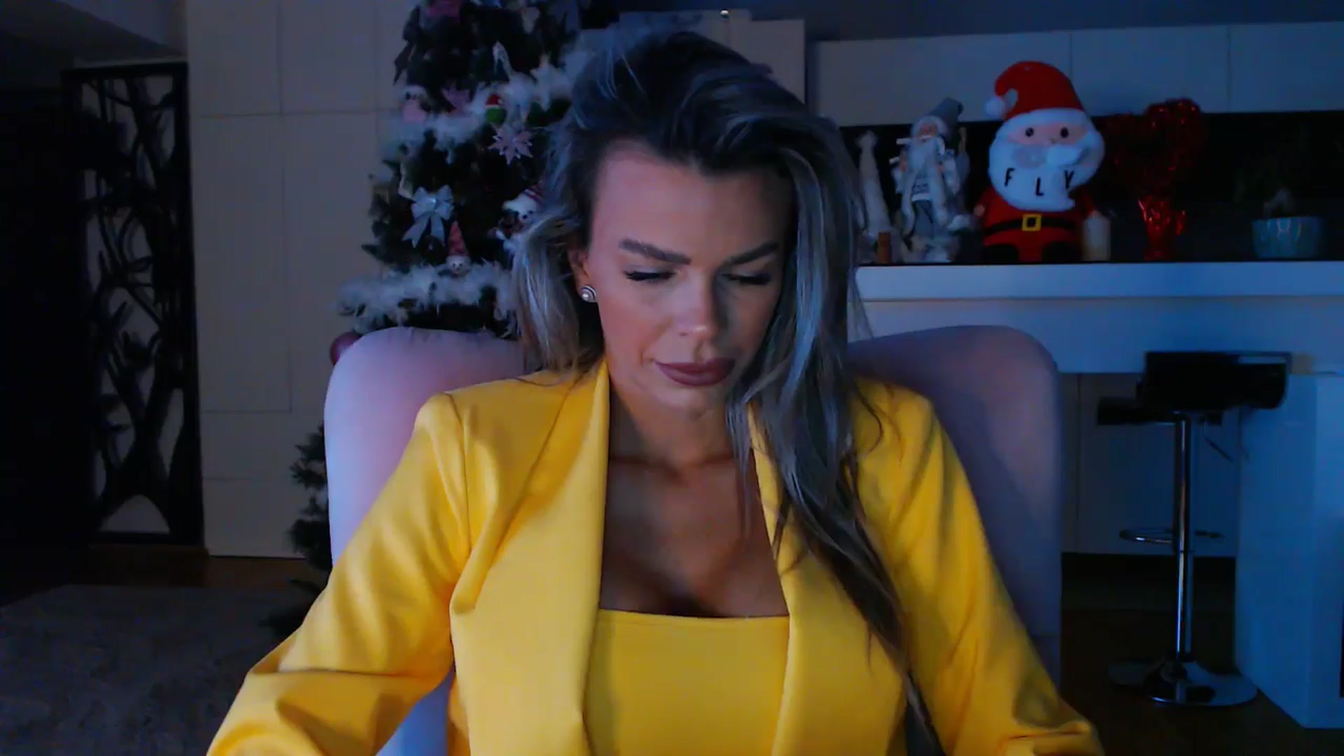 Gallery image thumbnail from D_y_y's myfreecams stream on, 12/27/2024, 06:23 image 12 of 20