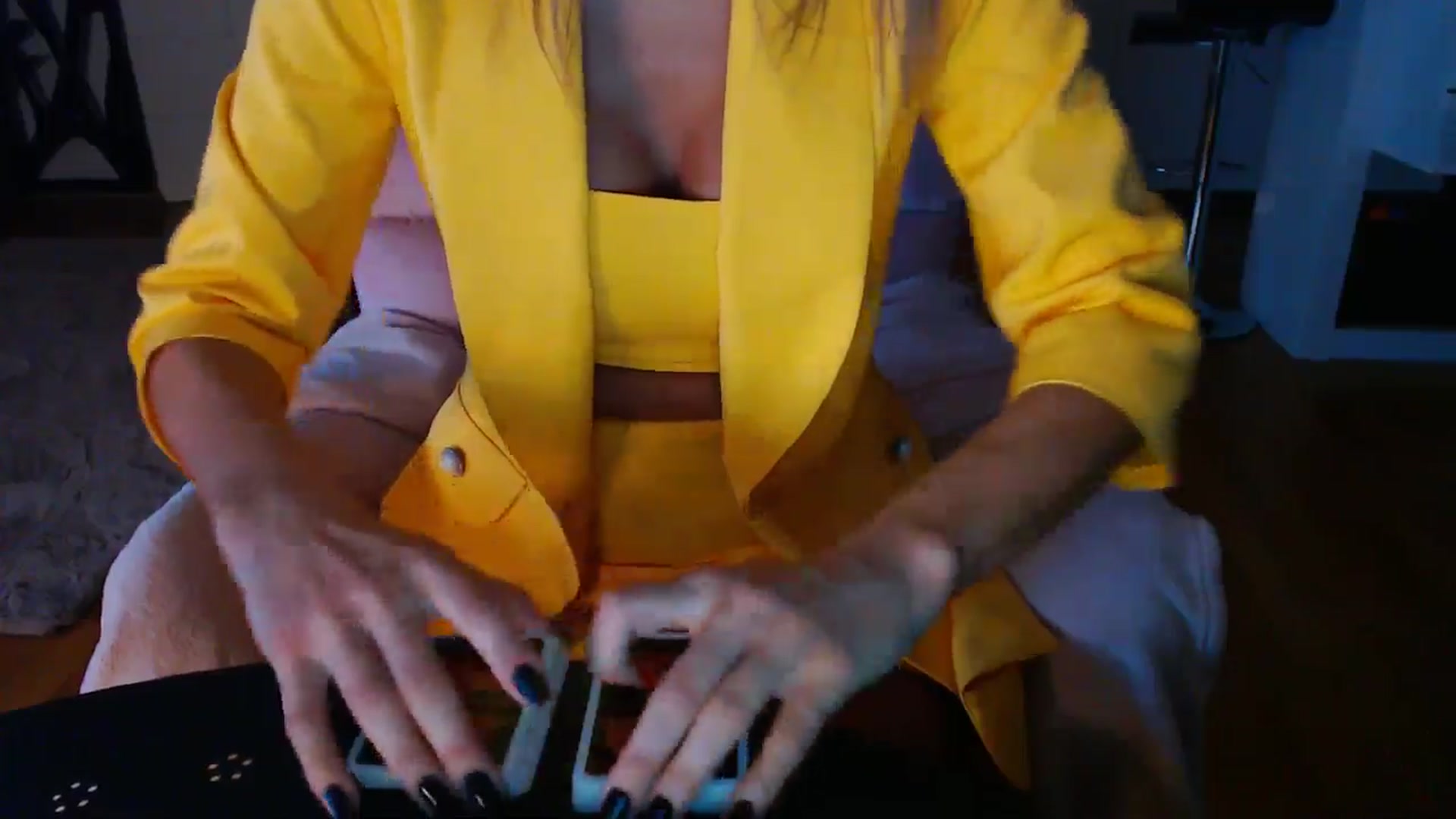 Gallery image thumbnail from D_y_y's myfreecams stream on, 12/27/2024, 06:23 image 8 of 20