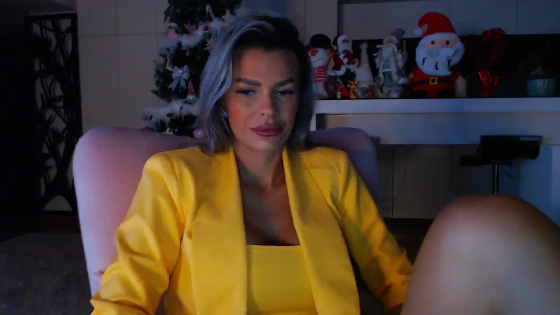 Gallery image thumbnail from D_y_y's myfreecams stream on, 12/27/2024, 06:23 image 11 of 20