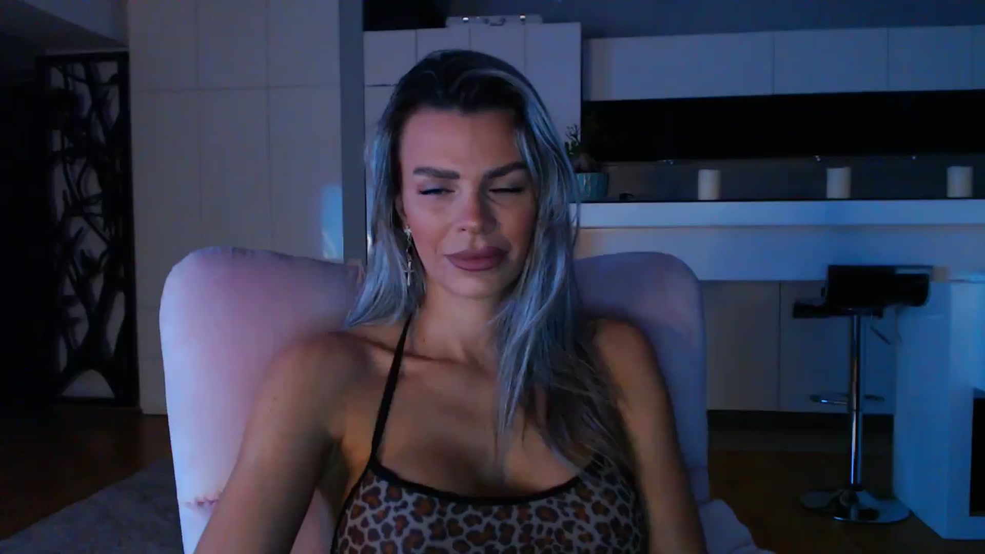 Gallery image thumbnail from D_y_y's myfreecams stream on, 12/29/2024, 05:59 image 19 of 20