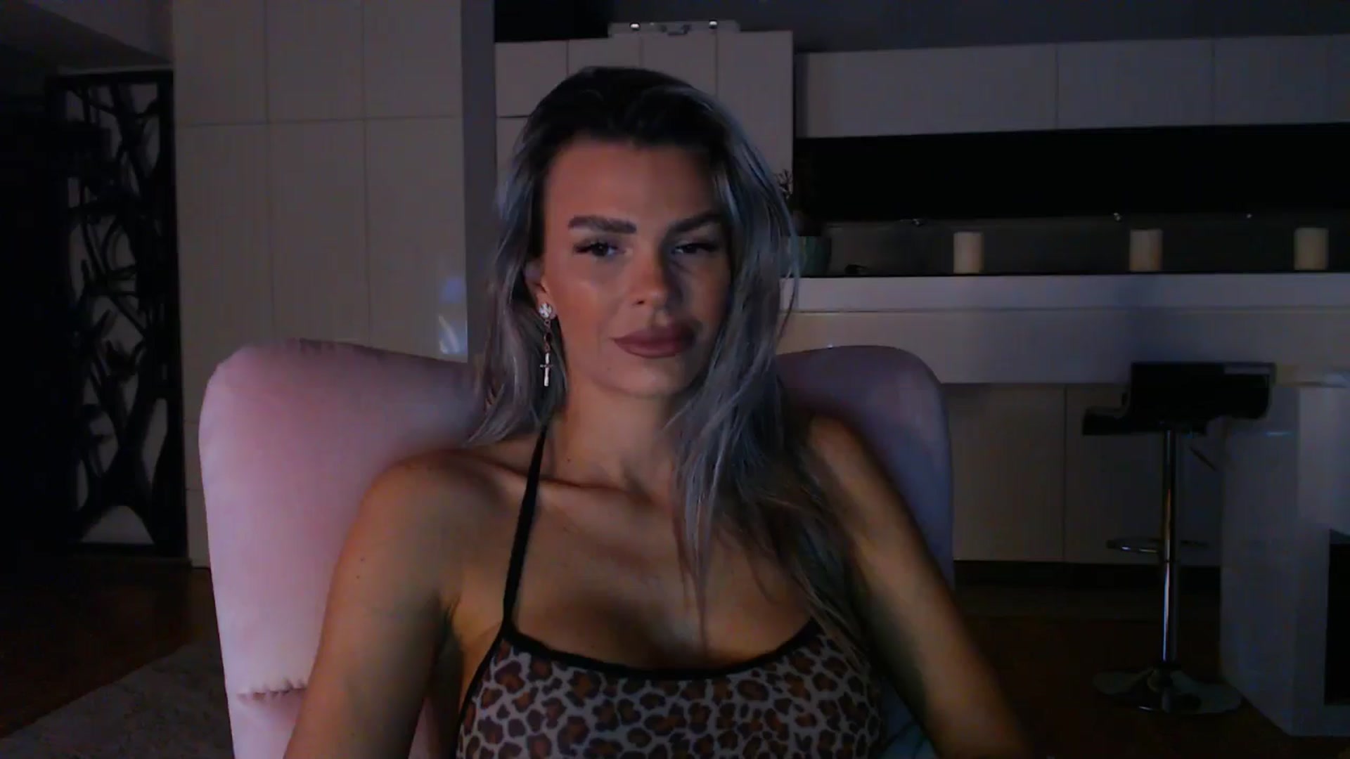Gallery image thumbnail from D_y_y's myfreecams stream on, 12/29/2024, 05:59 image 18 of 20