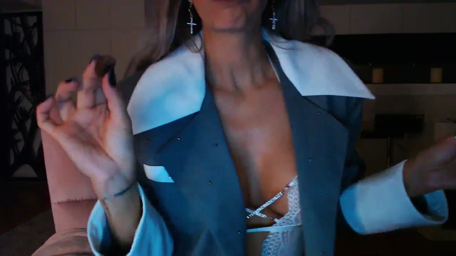 Gallery image thumbnail from D_y_y's myfreecams stream on, 01/02/2025, 06:11 image 7 of 20