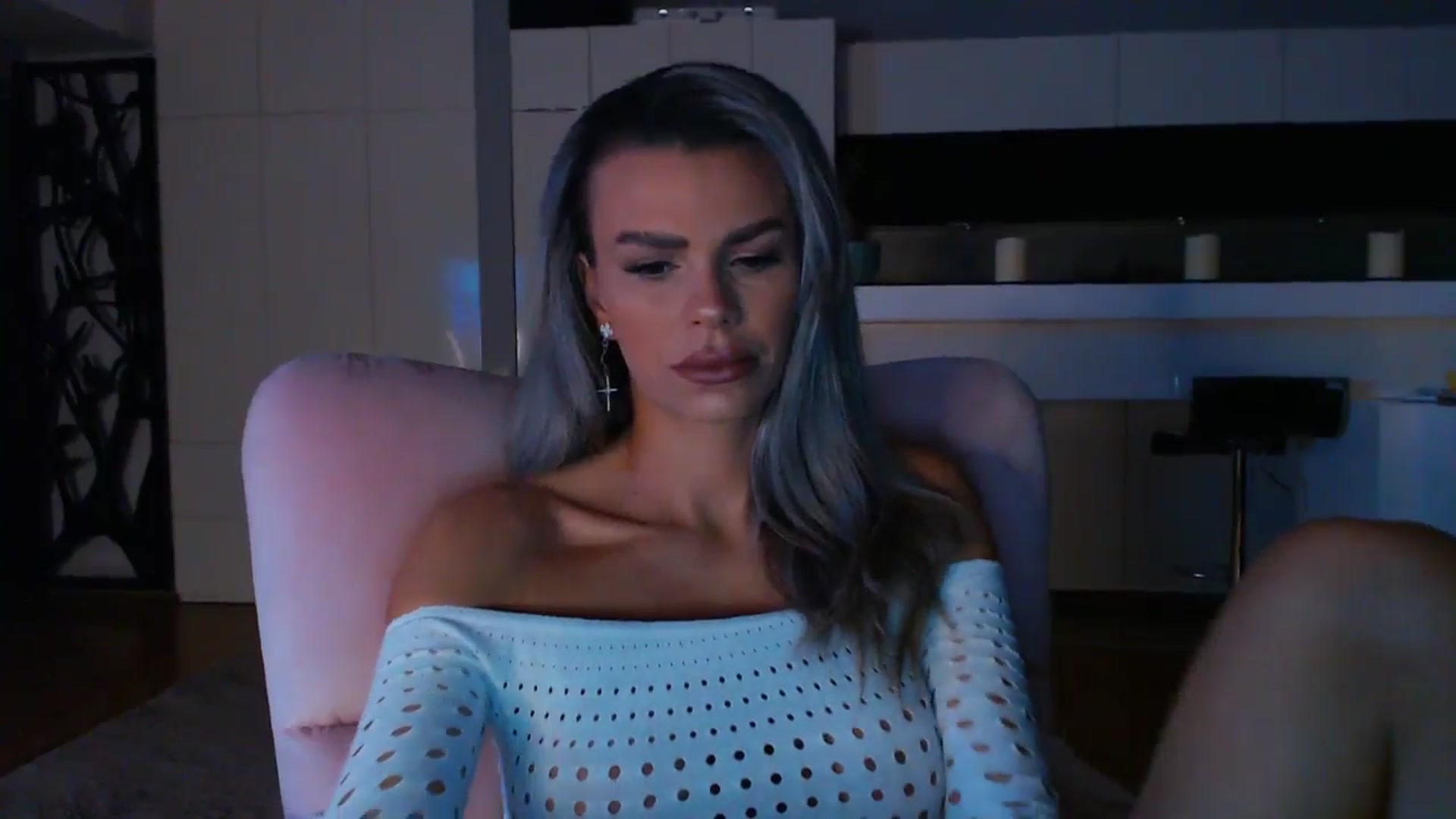 Gallery image thumbnail from D_y_y's myfreecams stream on, 01/03/2025, 06:13 image 3 of 20