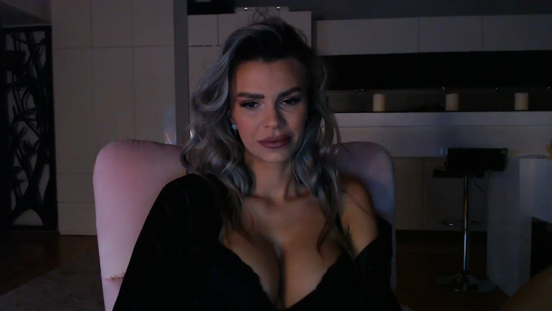 Gallery image thumbnail from D_y_y's myfreecams stream on, 01/07/2025, 06:07 image 9 of 20