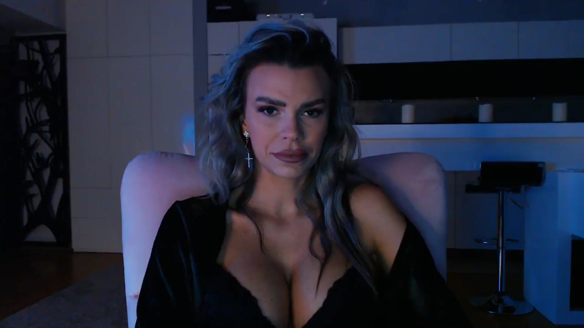 Gallery image thumbnail from D_y_y's myfreecams stream on, 01/07/2025, 06:07 image 4 of 20