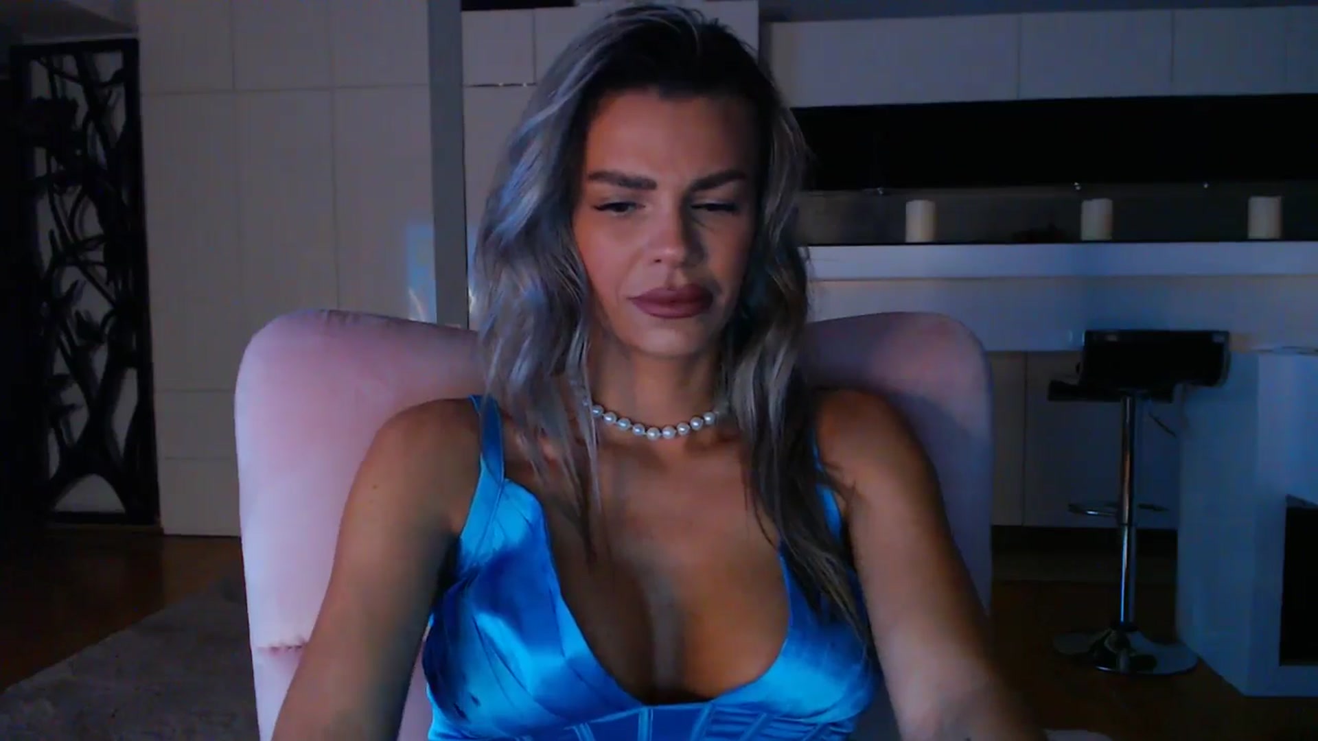 Gallery image thumbnail from D_y_y's myfreecams stream on, 01/08/2025, 06:08 image 10 of 20
