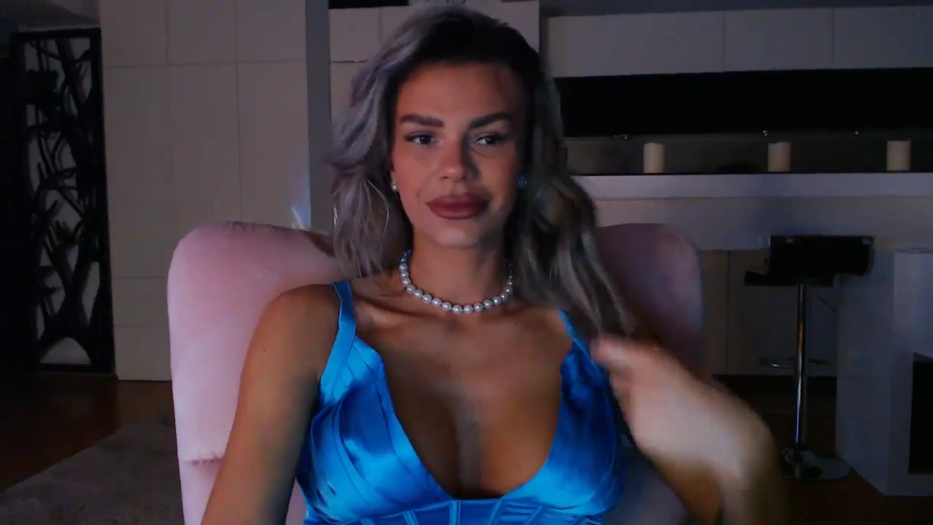 Gallery image thumbnail from D_y_y's myfreecams stream on, 01/08/2025, 06:08 image 12 of 20