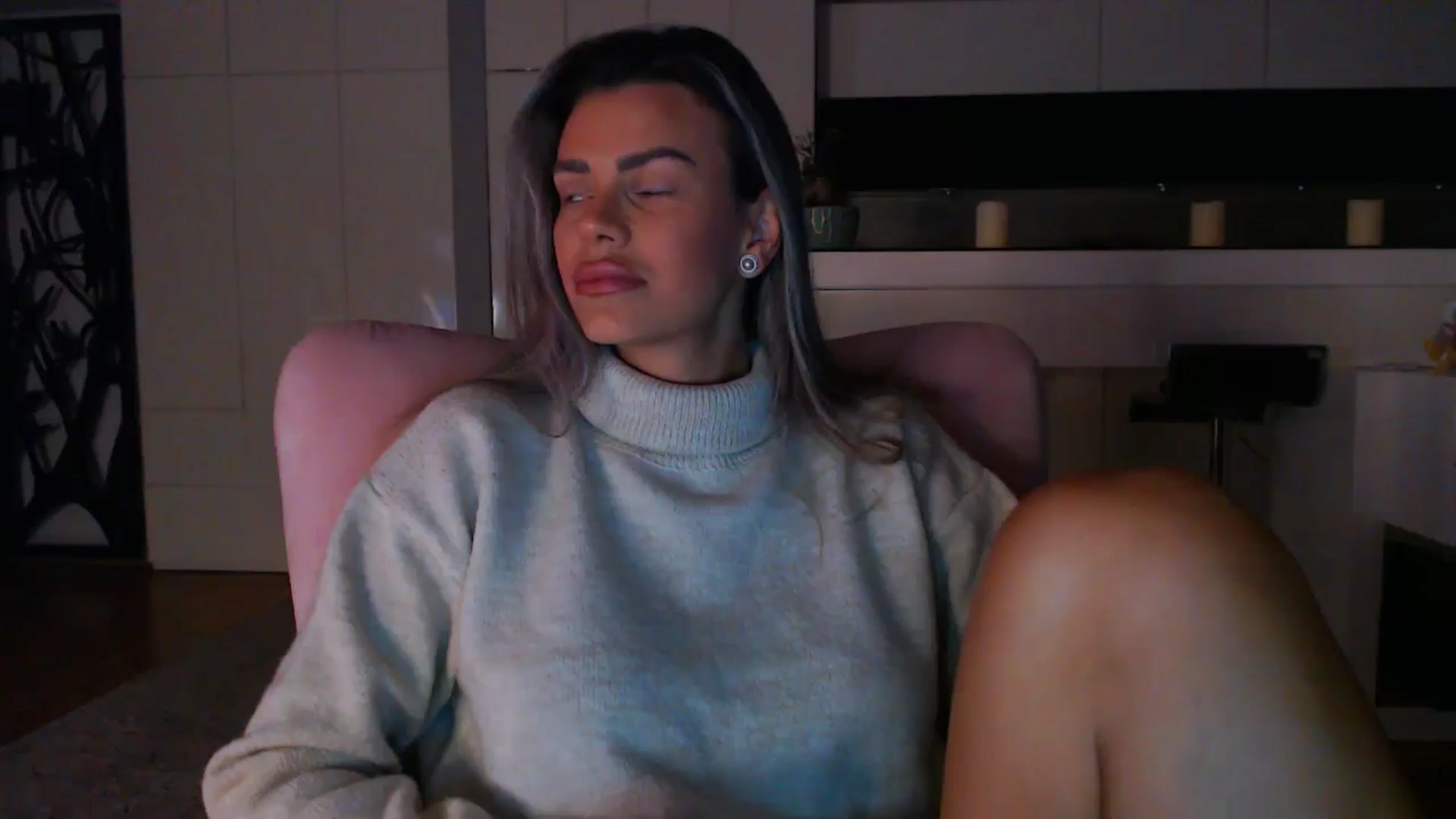 Gallery image thumbnail from D_y_y's myfreecams stream on, 01/18/2025, 06:03 image 1 of 20