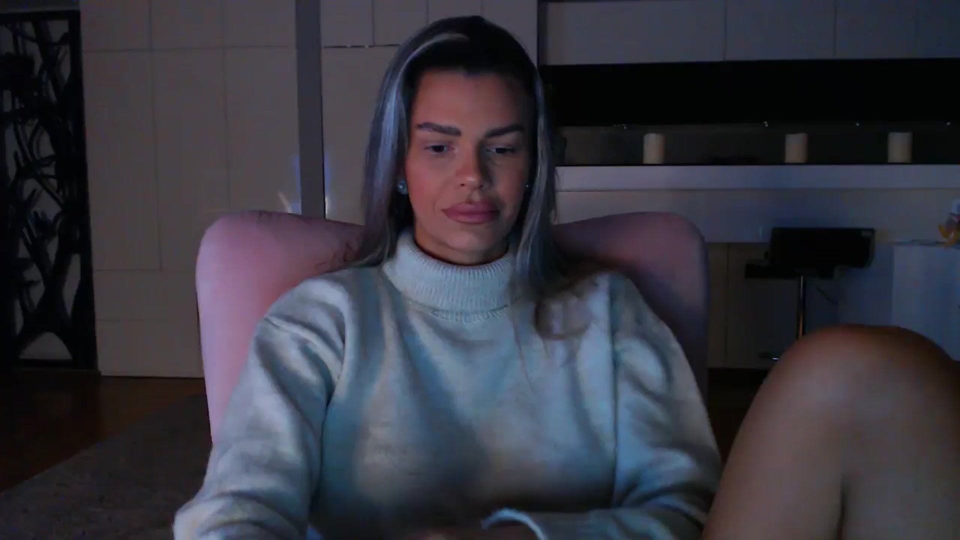 Gallery image thumbnail from D_y_y's myfreecams stream on, 01/18/2025, 06:03 image 2 of 20