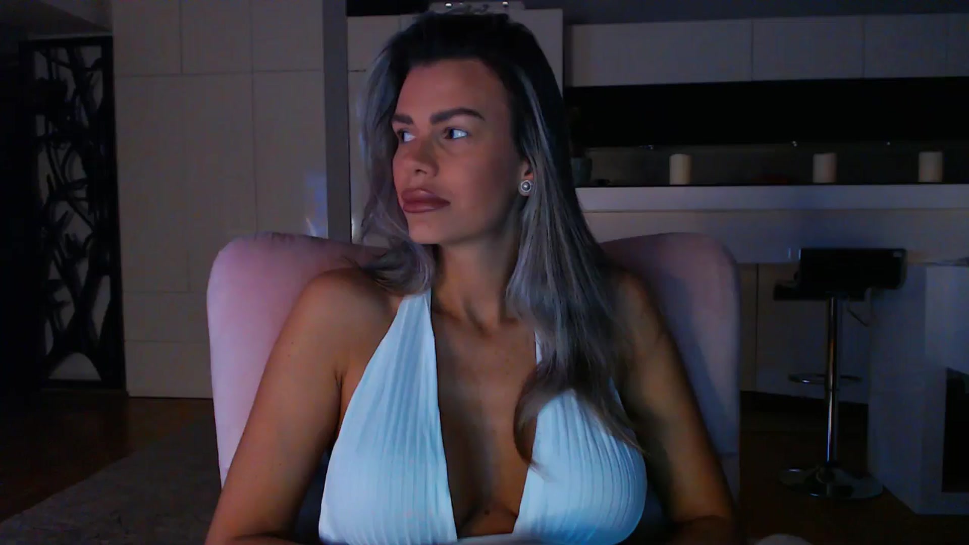Gallery image thumbnail from D_y_y's myfreecams stream on, 01/19/2025, 06:08 image 1 of 20