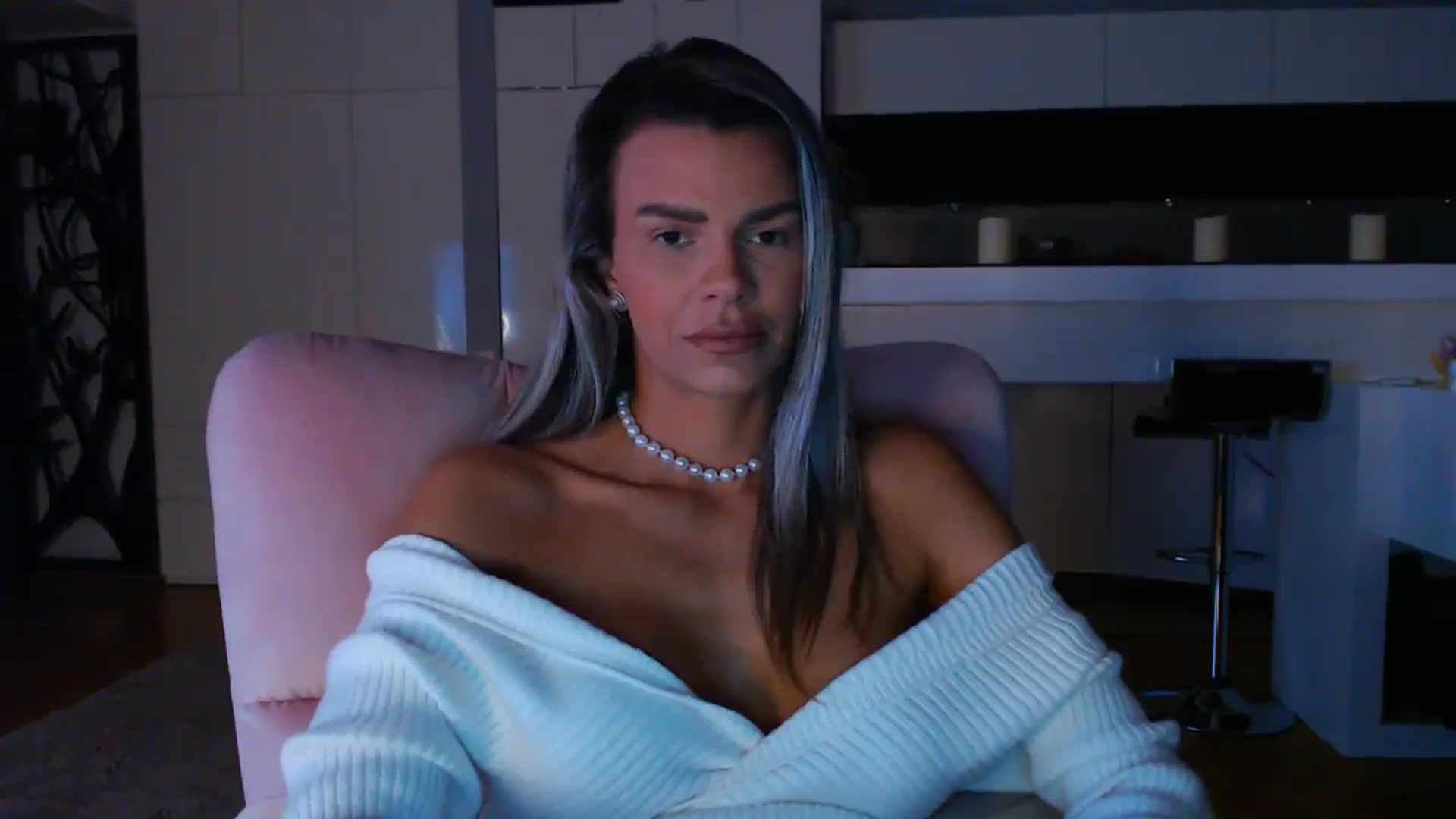 Gallery image thumbnail from D_y_y's myfreecams stream on, 01/20/2025, 05:20 image 10 of 20