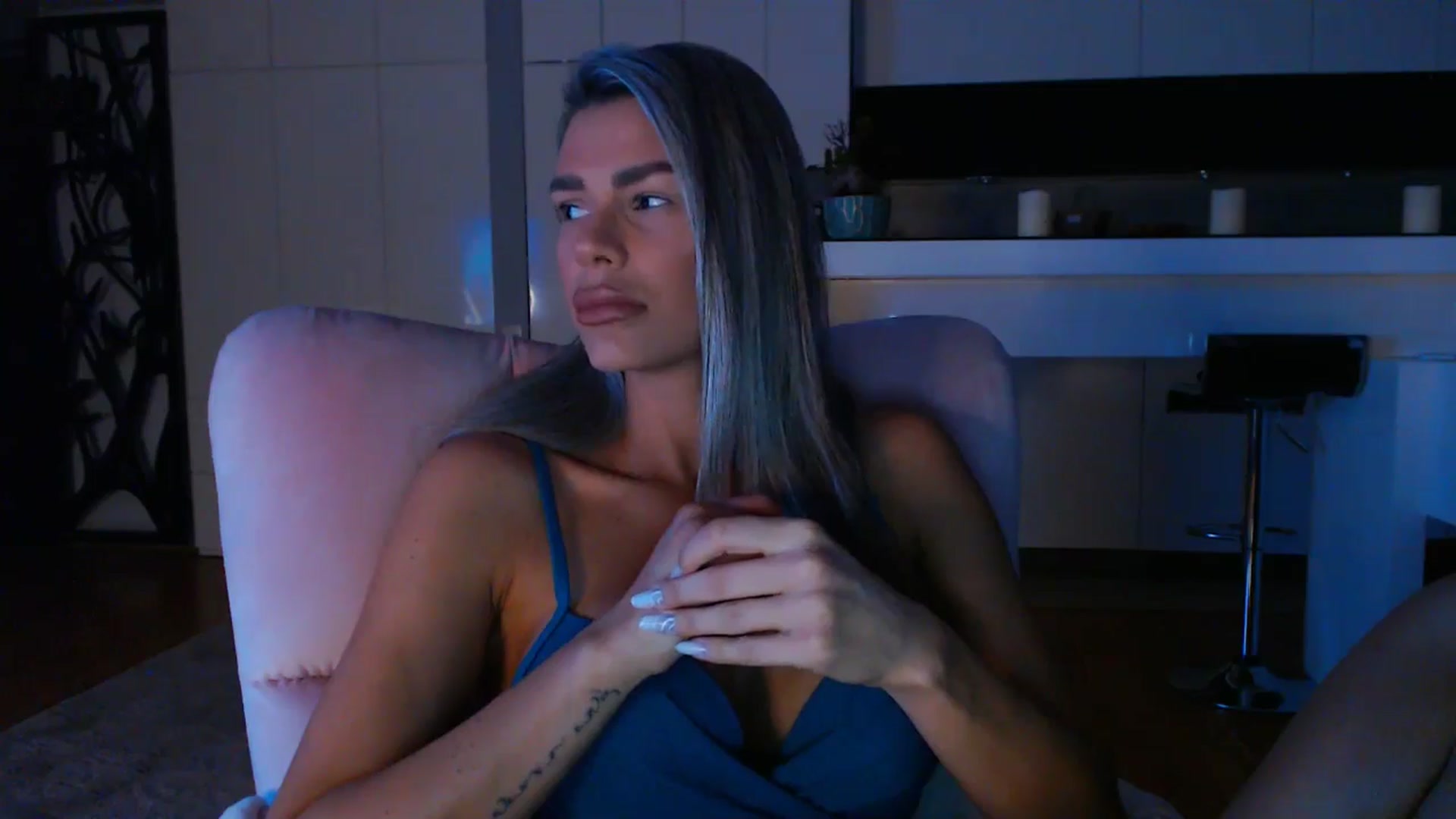 Gallery image thumbnail from D_y_y's myfreecams stream on, 01/22/2025, 05:22 image 14 of 20