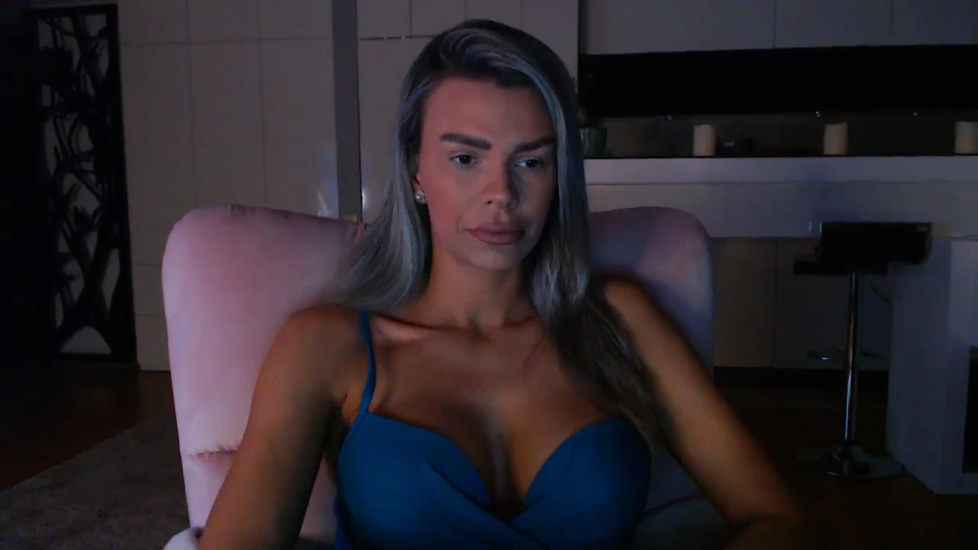Gallery image thumbnail from D_y_y's myfreecams stream on, 01/22/2025, 05:22 image 15 of 20