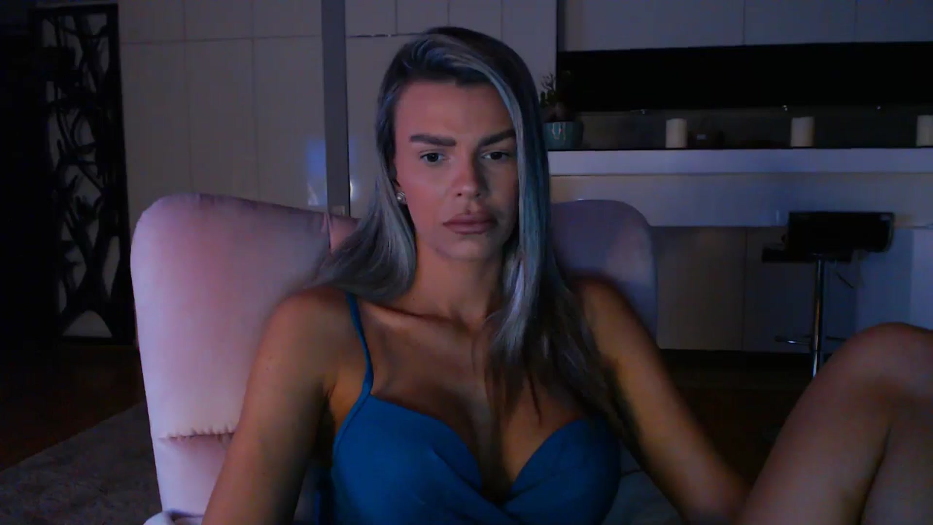 Gallery image thumbnail from D_y_y's myfreecams stream on, 01/22/2025, 05:22 image 17 of 20
