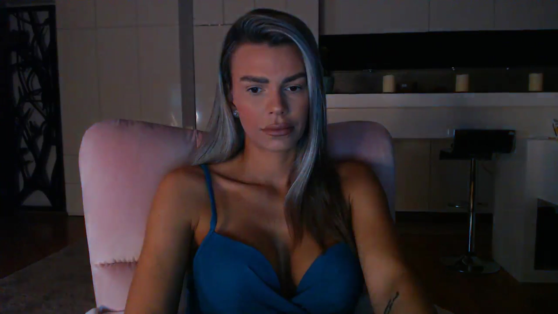 Gallery image thumbnail from D_y_y's myfreecams stream on, 01/22/2025, 05:22 image 10 of 20