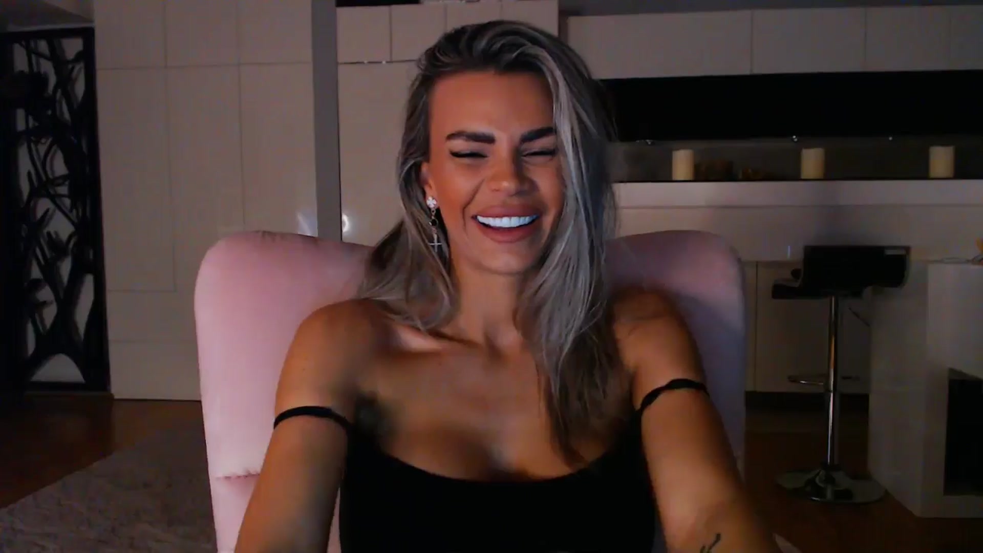 Gallery image thumbnail from D_y_y's myfreecams stream on, 01/24/2025, 05:49 image 12 of 20