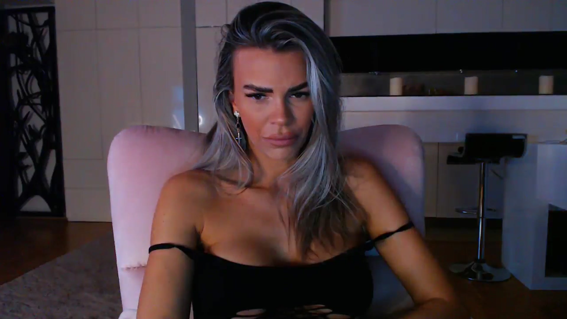 Gallery image thumbnail from D_y_y's myfreecams stream on, 01/24/2025, 05:49 image 13 of 20