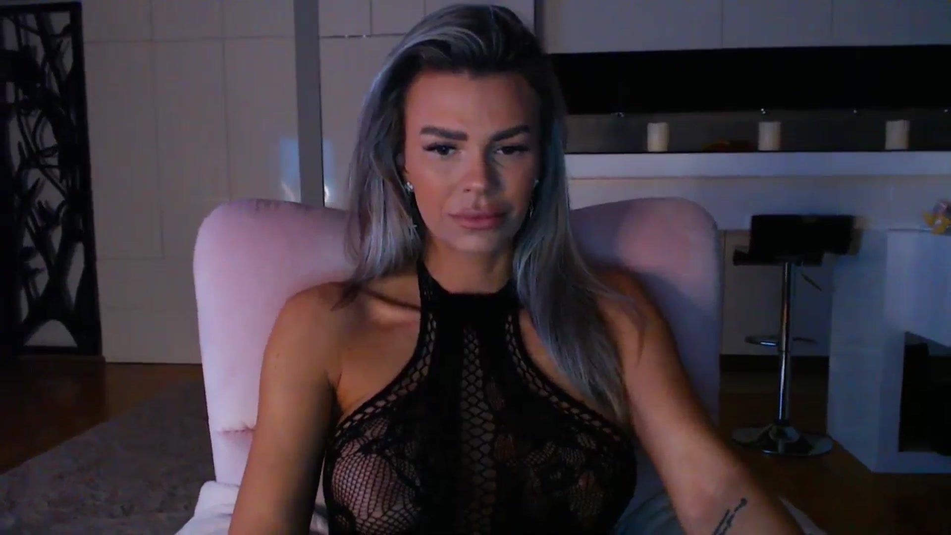 Gallery image thumbnail from D_y_y's myfreecams stream on, 02/07/2025, 05:36 image 10 of 20