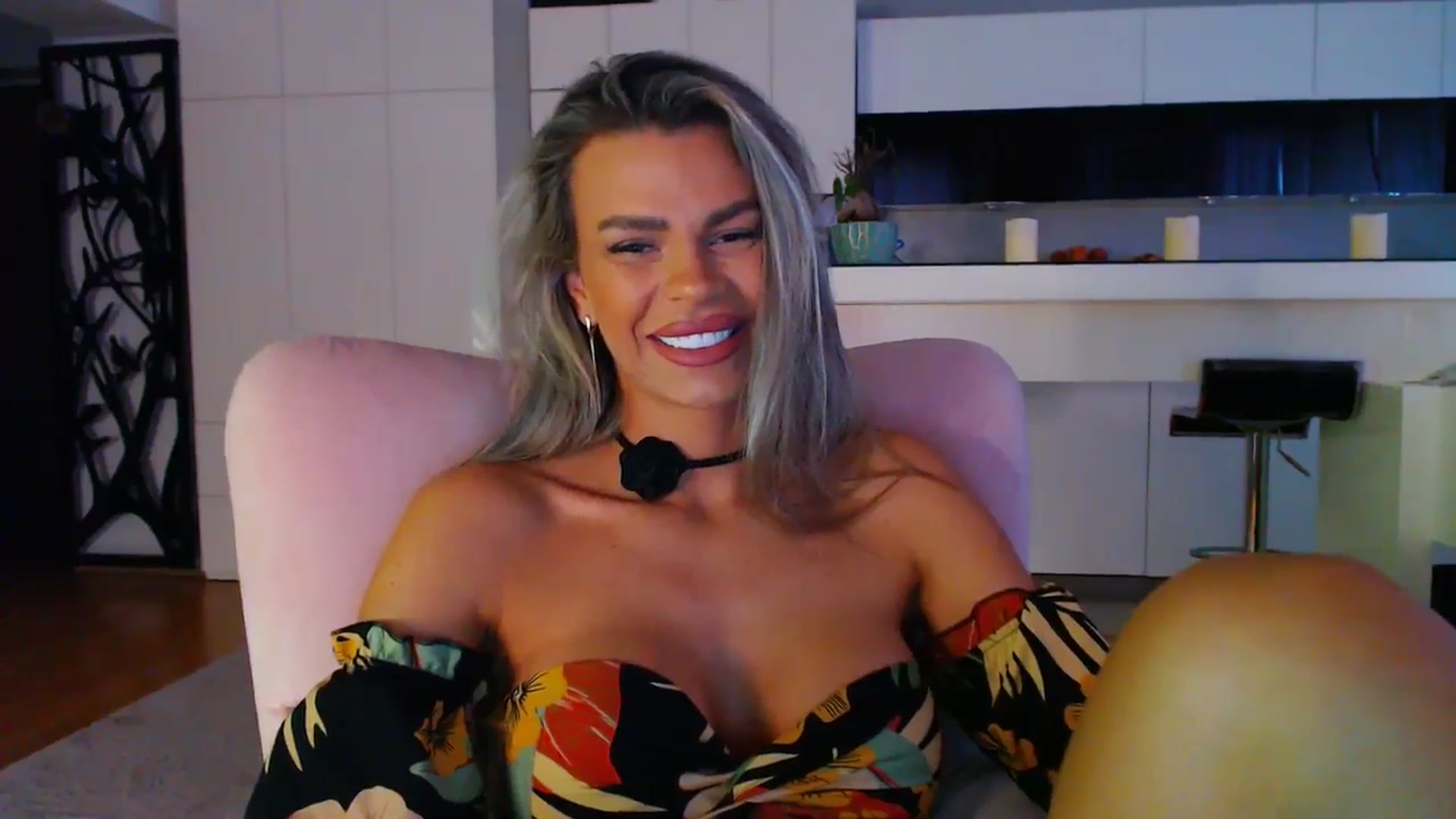 Gallery image thumbnail from D_y_y's myfreecams stream on, 02/19/2025, 06:02 image 16 of 20