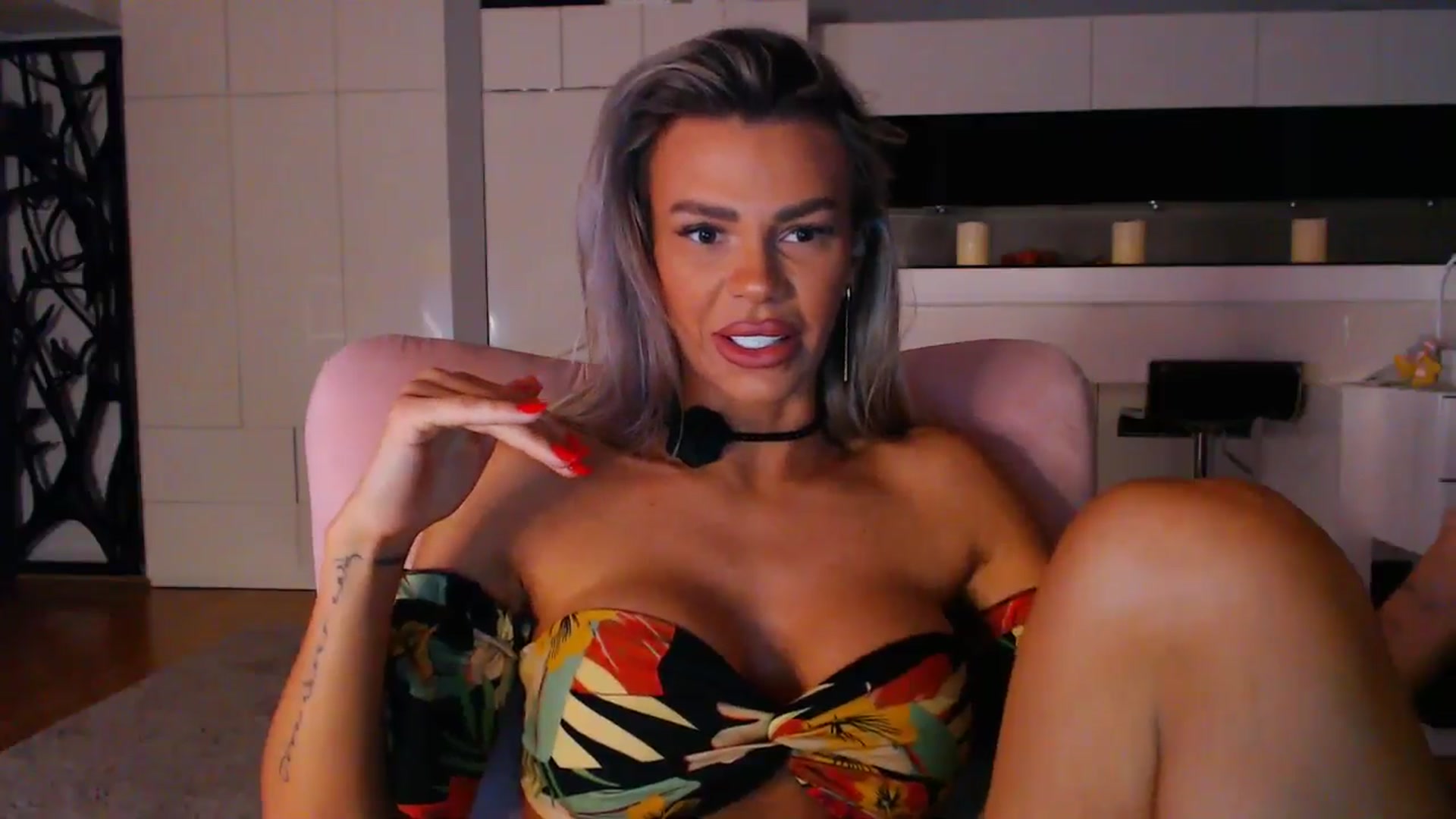 Gallery image thumbnail from D_y_y's myfreecams stream on, 02/19/2025, 06:02 image 9 of 20