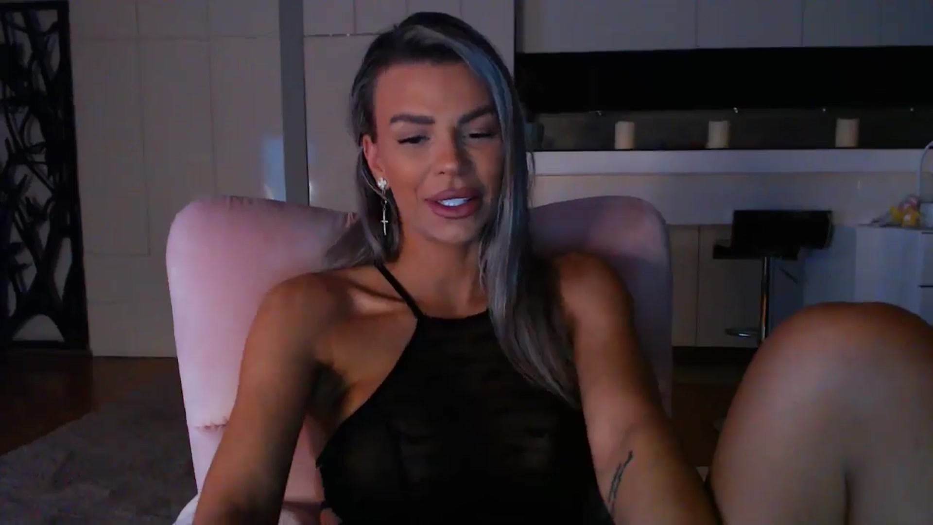 Gallery image thumbnail from D_y_y's myfreecams stream on, 02/21/2025, 04:24 image 7 of 20