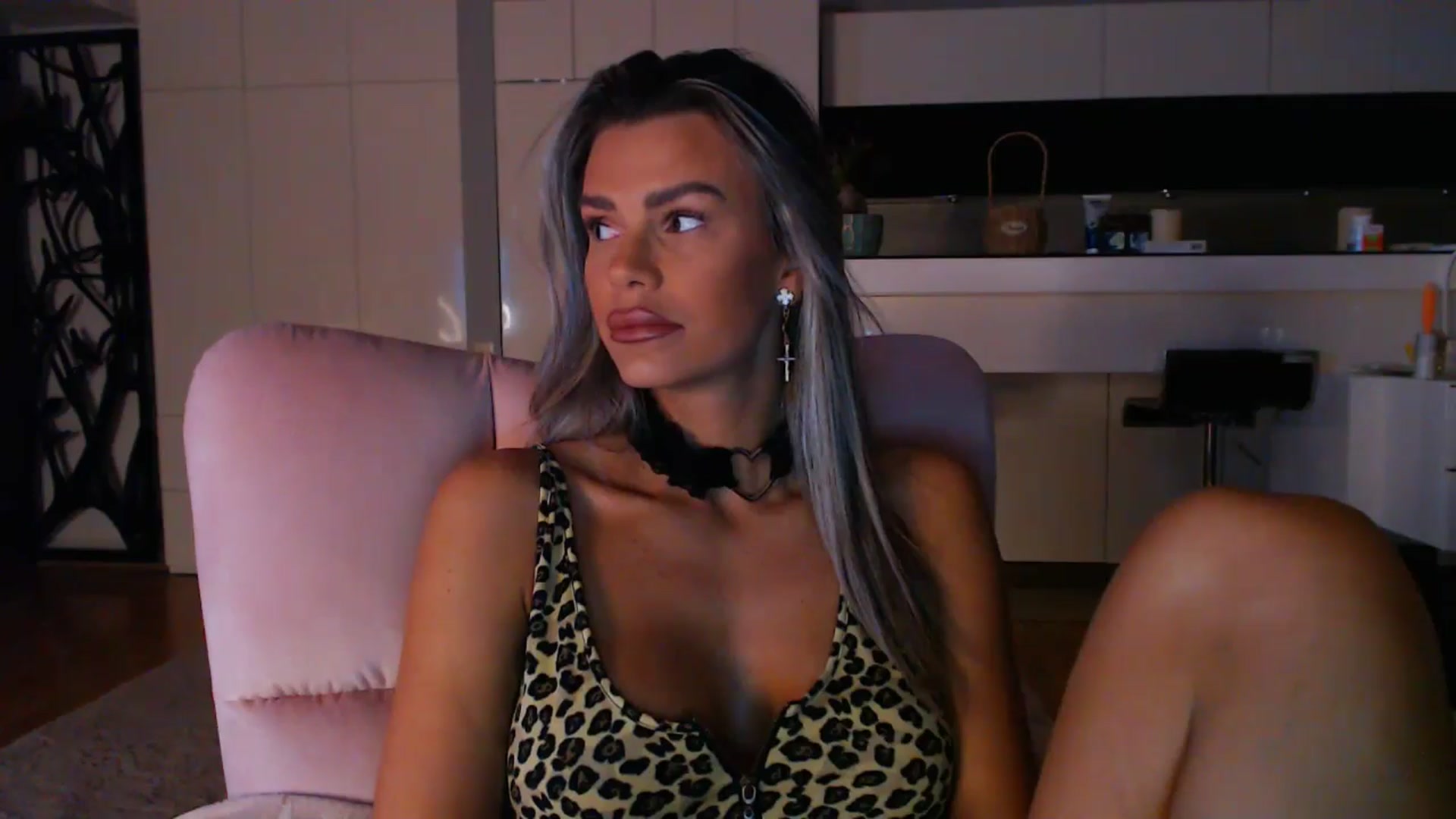 Gallery image thumbnail from D_y_y's myfreecams stream on, 03/09/2025, 05:34 image 8 of 20