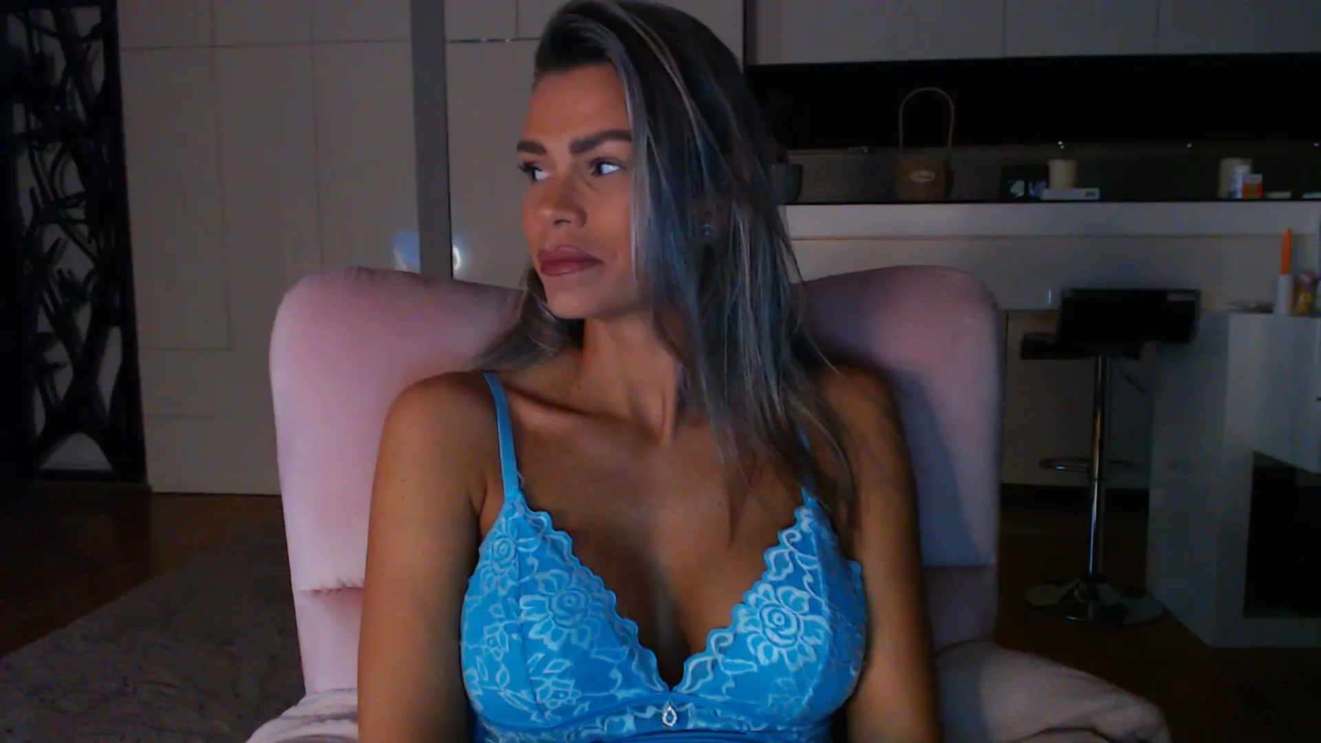 Gallery image thumbnail from D_y_y's myfreecams stream on, 03/10/2025, 05:04 image 9 of 20
