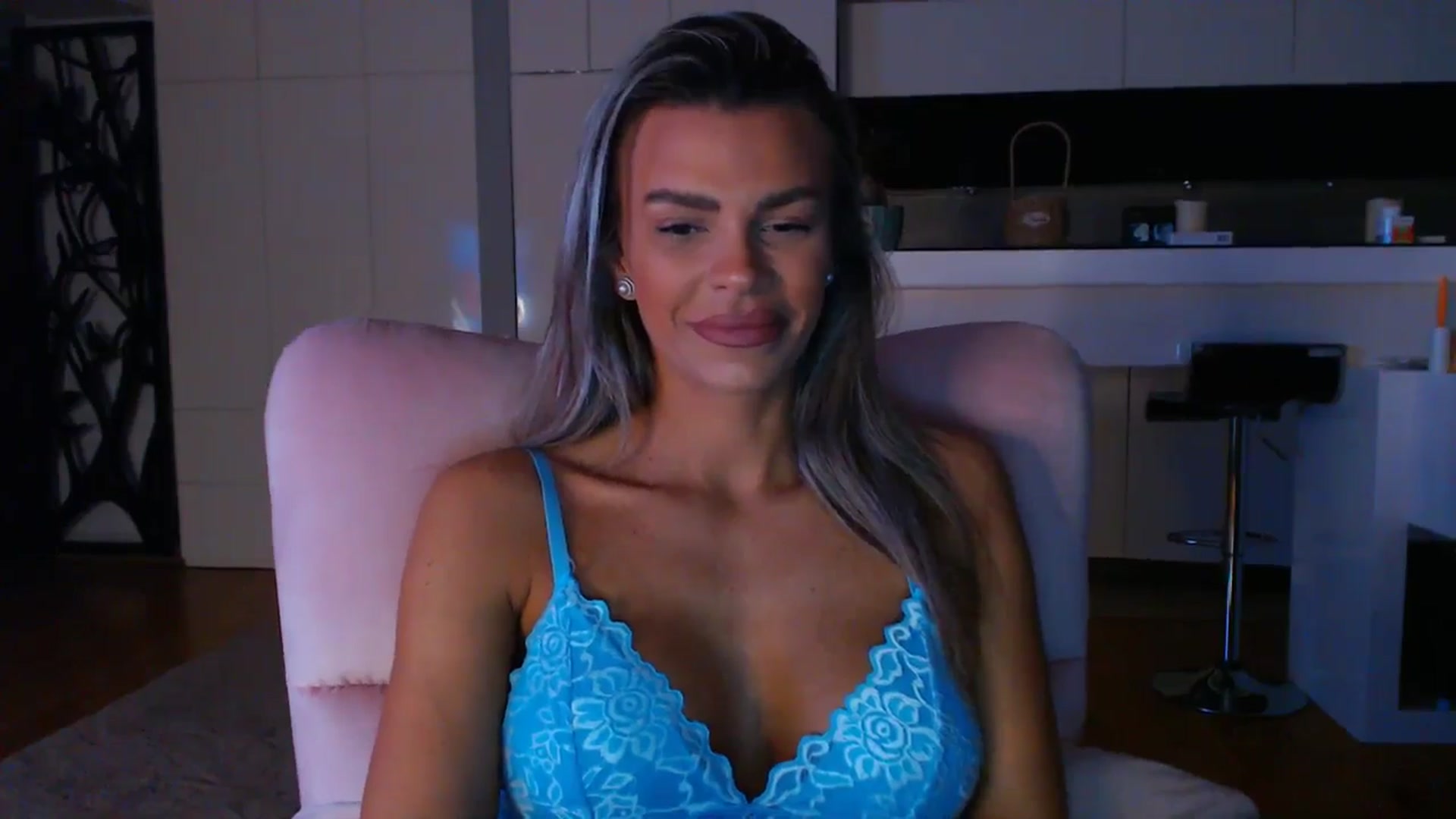 Gallery image thumbnail from D_y_y's myfreecams stream on, 03/10/2025, 05:04 image 13 of 20