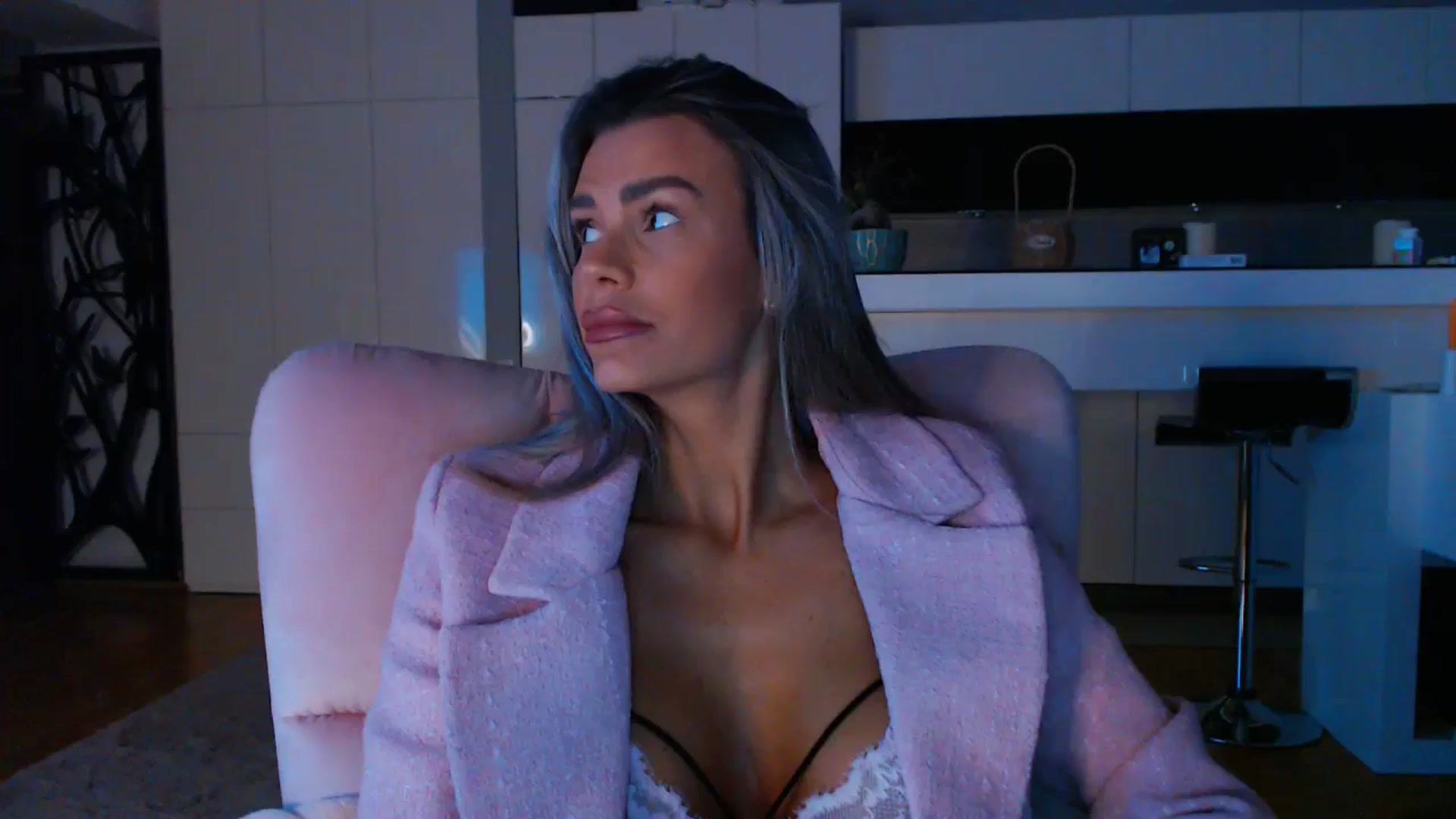 Gallery image thumbnail from D_y_y's myfreecams stream on, 03/11/2025, 04:42 image 17 of 20