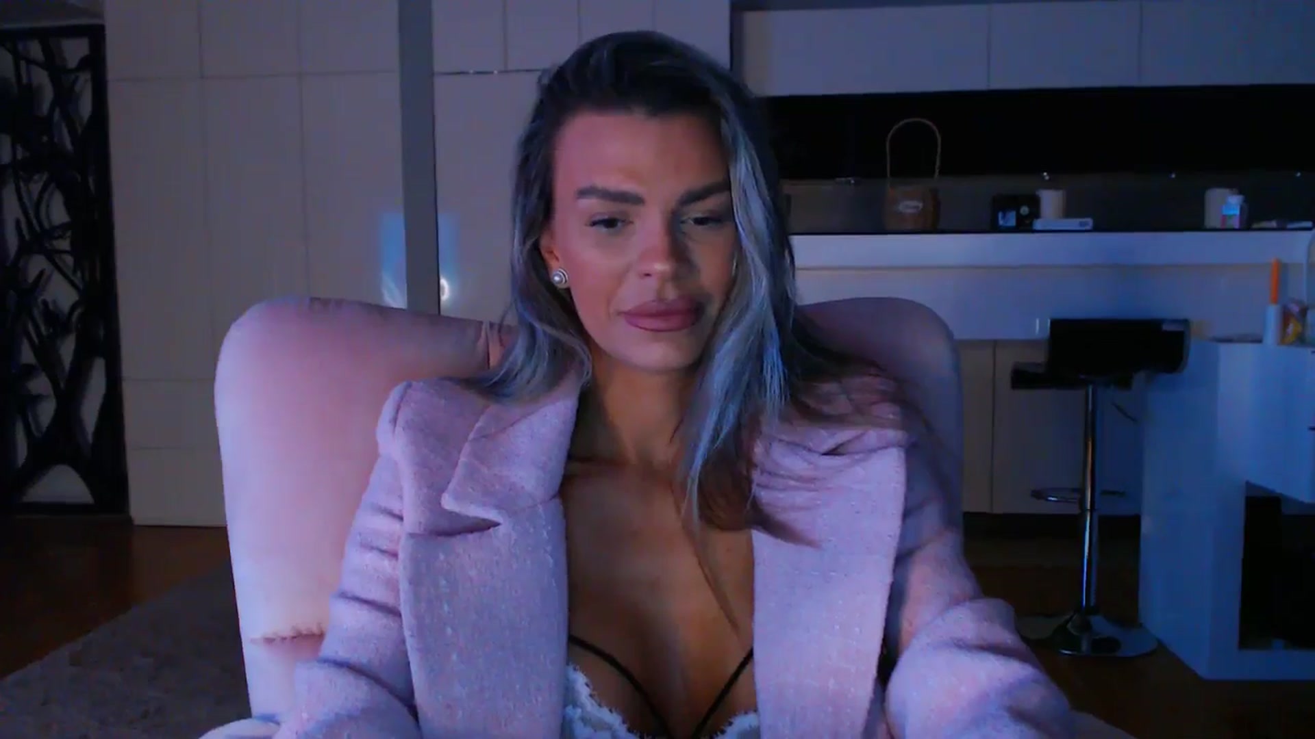 Gallery image thumbnail from D_y_y's myfreecams stream on, 03/11/2025, 04:42 image 3 of 20