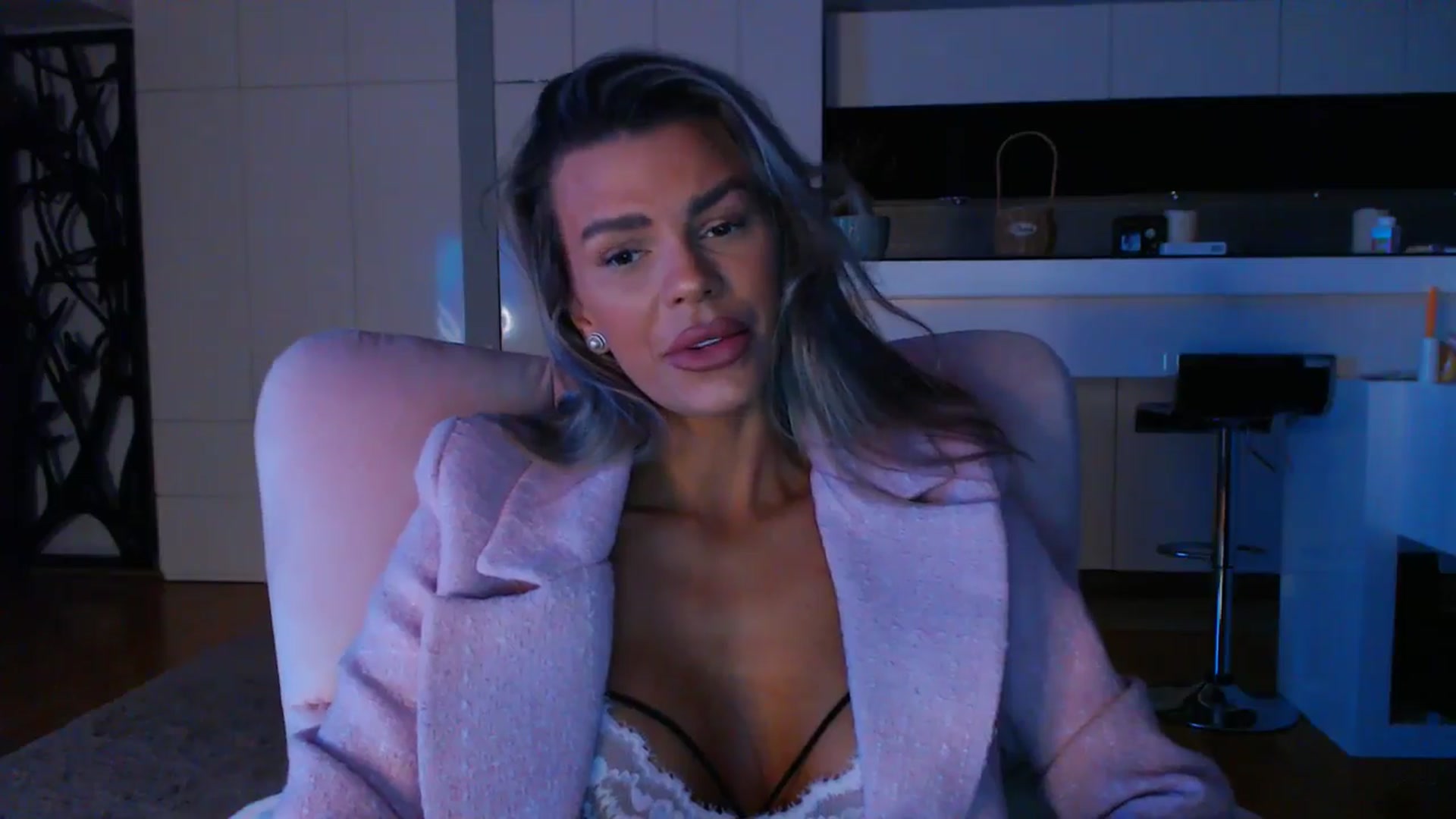 Gallery image thumbnail from D_y_y's myfreecams stream on, 03/11/2025, 04:42 image 10 of 20