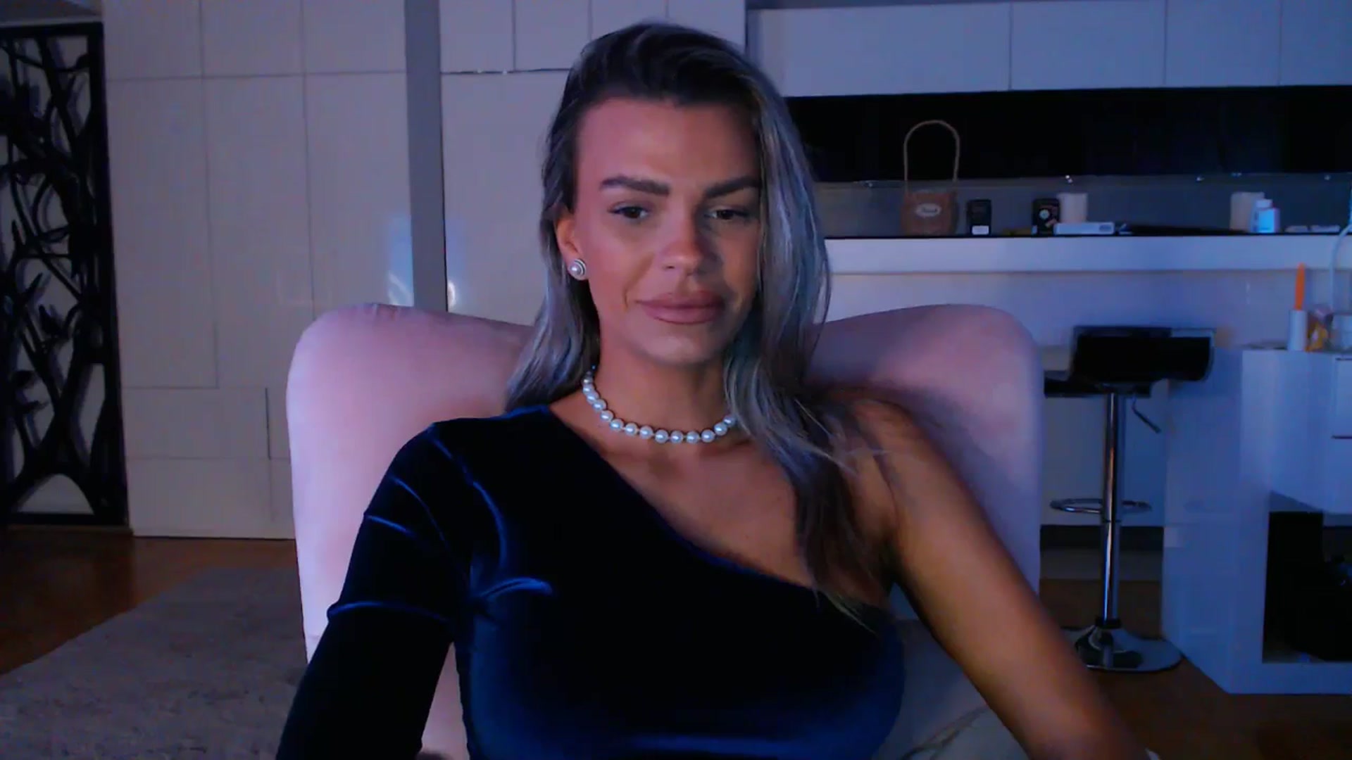 Gallery image thumbnail from D_y_y's myfreecams stream on, 03/12/2025, 05:09 image 17 of 20