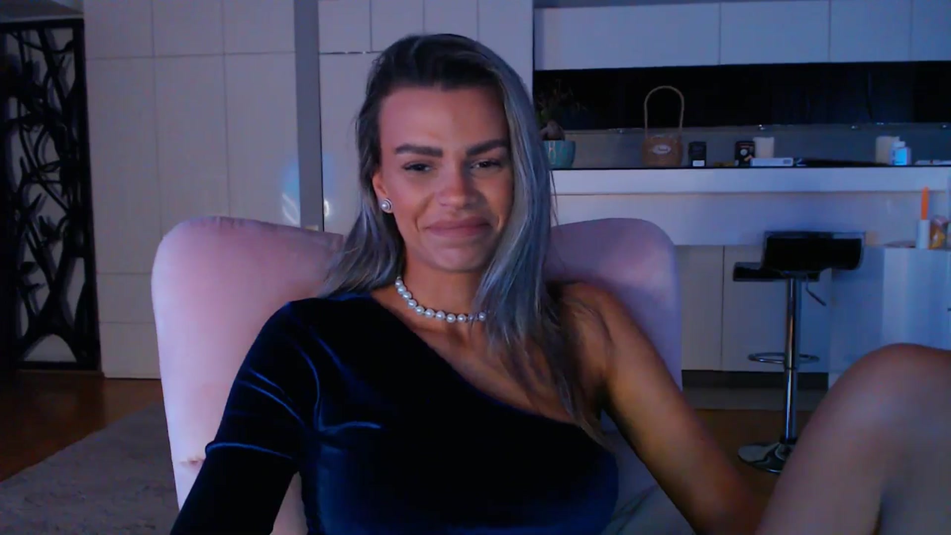 Gallery image thumbnail from D_y_y's myfreecams stream on, 03/12/2025, 05:09 image 19 of 20