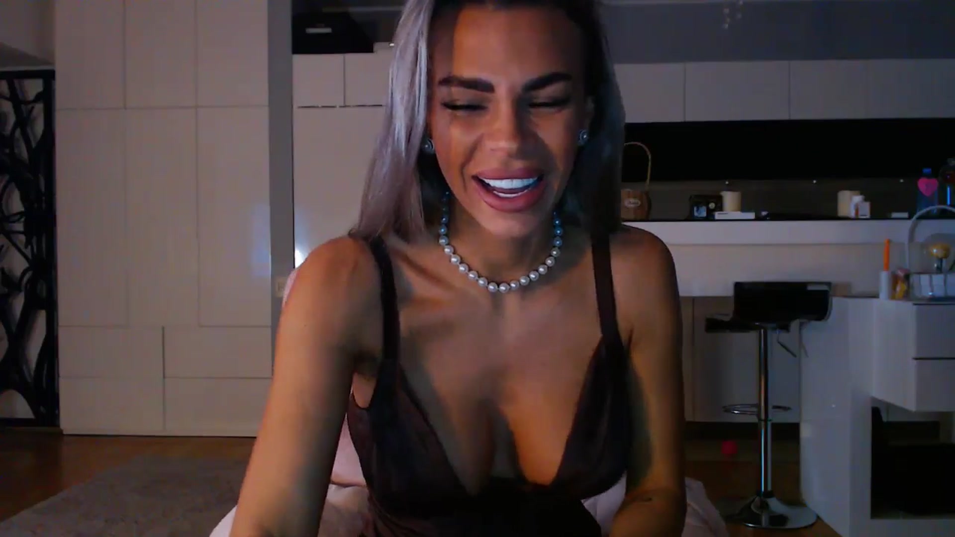 Gallery image thumbnail from D_y_y's myfreecams stream on, 03/16/2025, 04:53 image 10 of 20