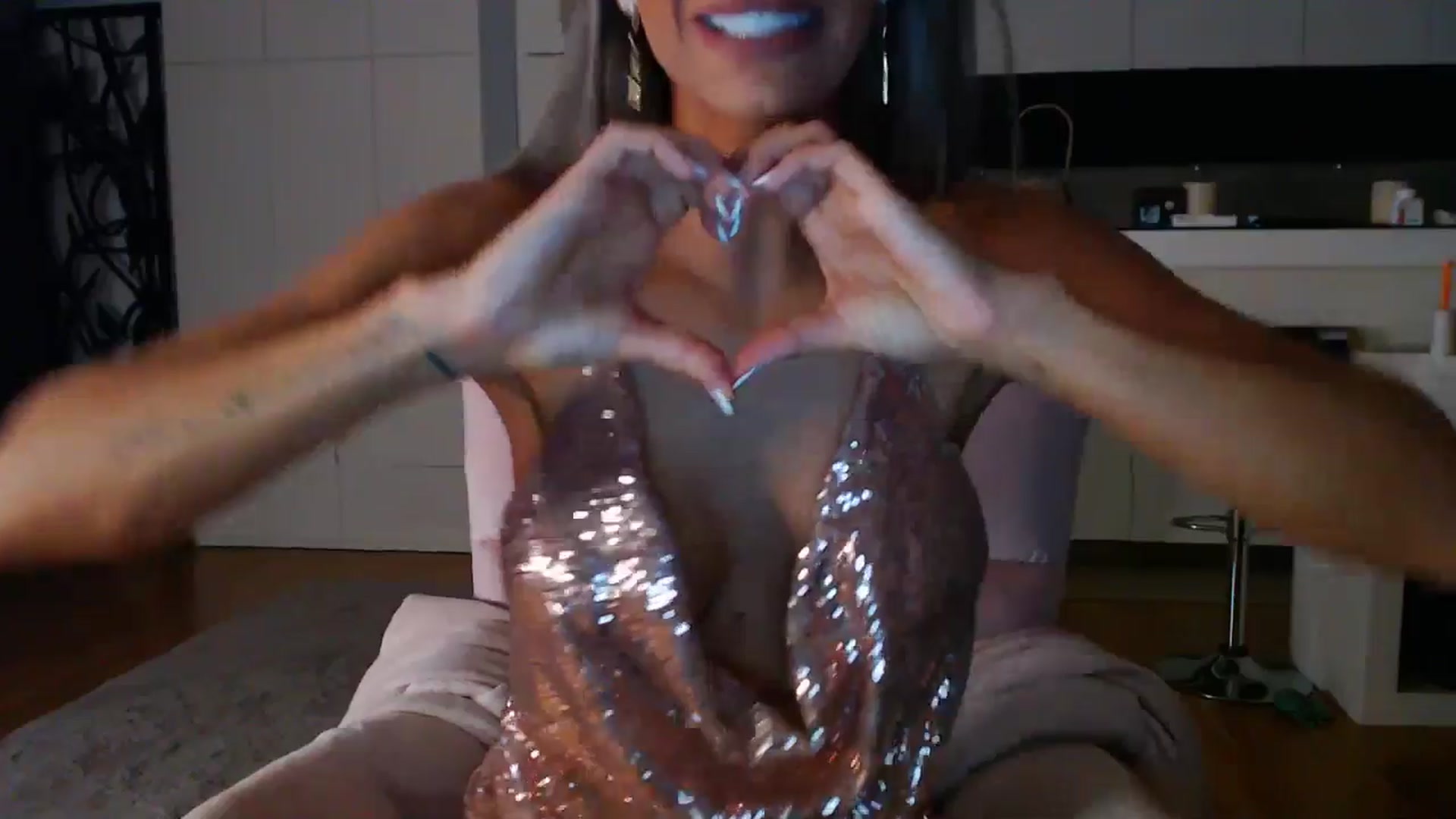 Gallery image thumbnail from D_y_y's myfreecams stream on, 03/19/2025, 03:33 image 14 of 20