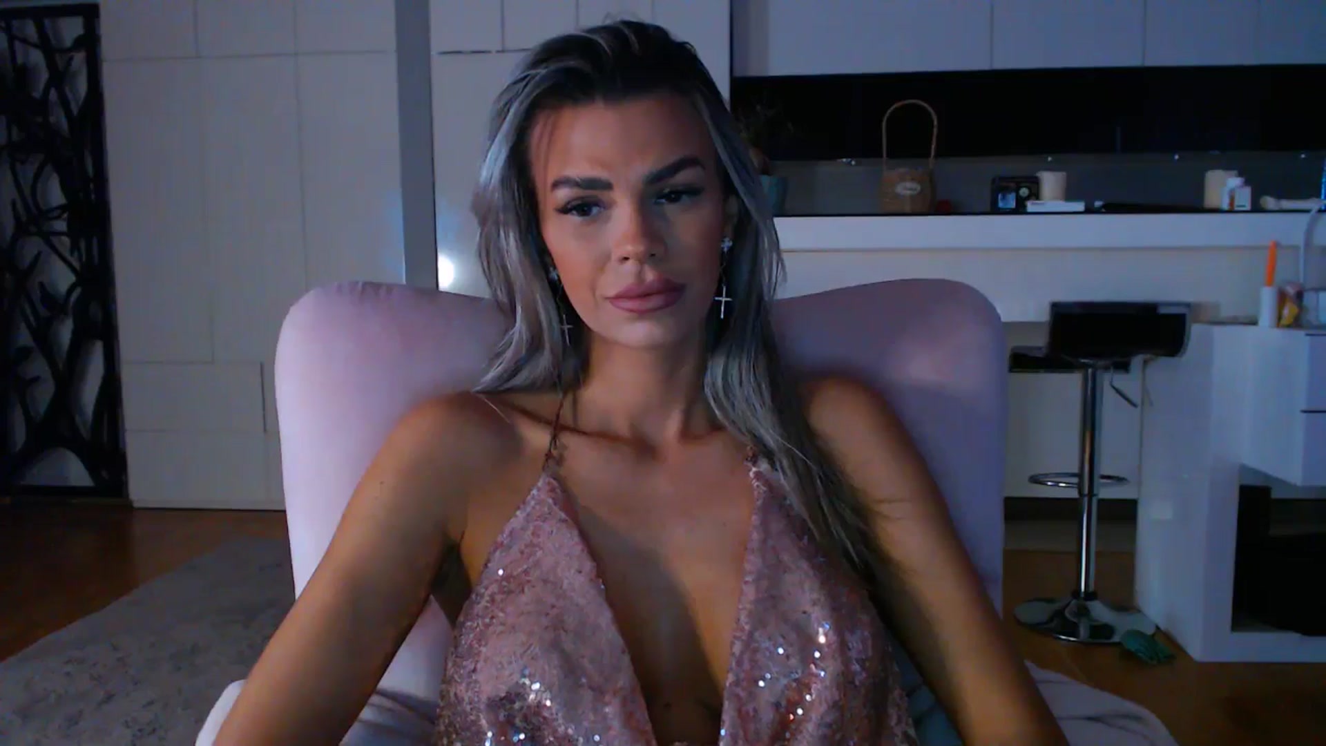 Gallery image thumbnail from D_y_y's myfreecams stream on, 03/19/2025, 04:26 image 19 of 20