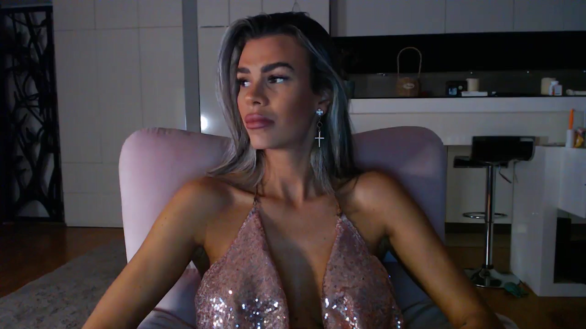 Gallery image thumbnail from D_y_y's myfreecams stream on, 03/19/2025, 04:26 image 13 of 20